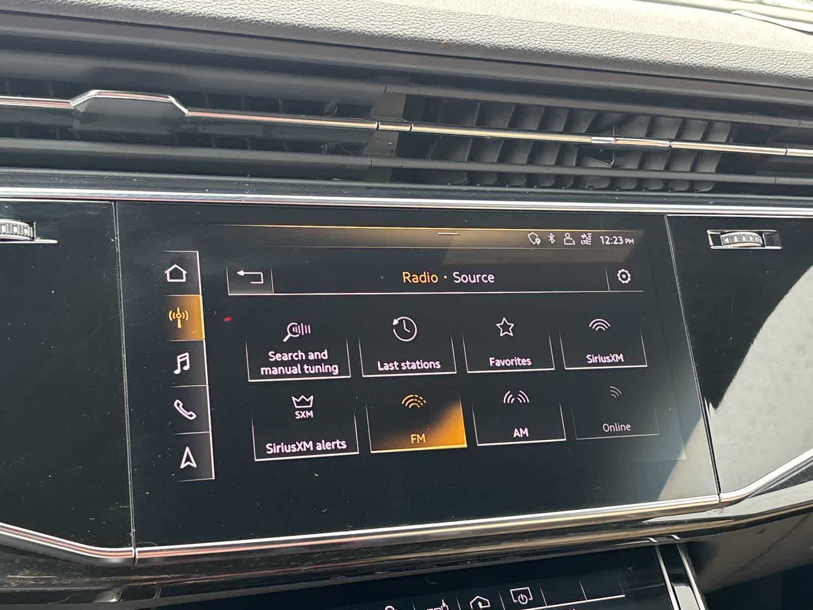 Thumbnail: 2020 Audi Q8 - 13