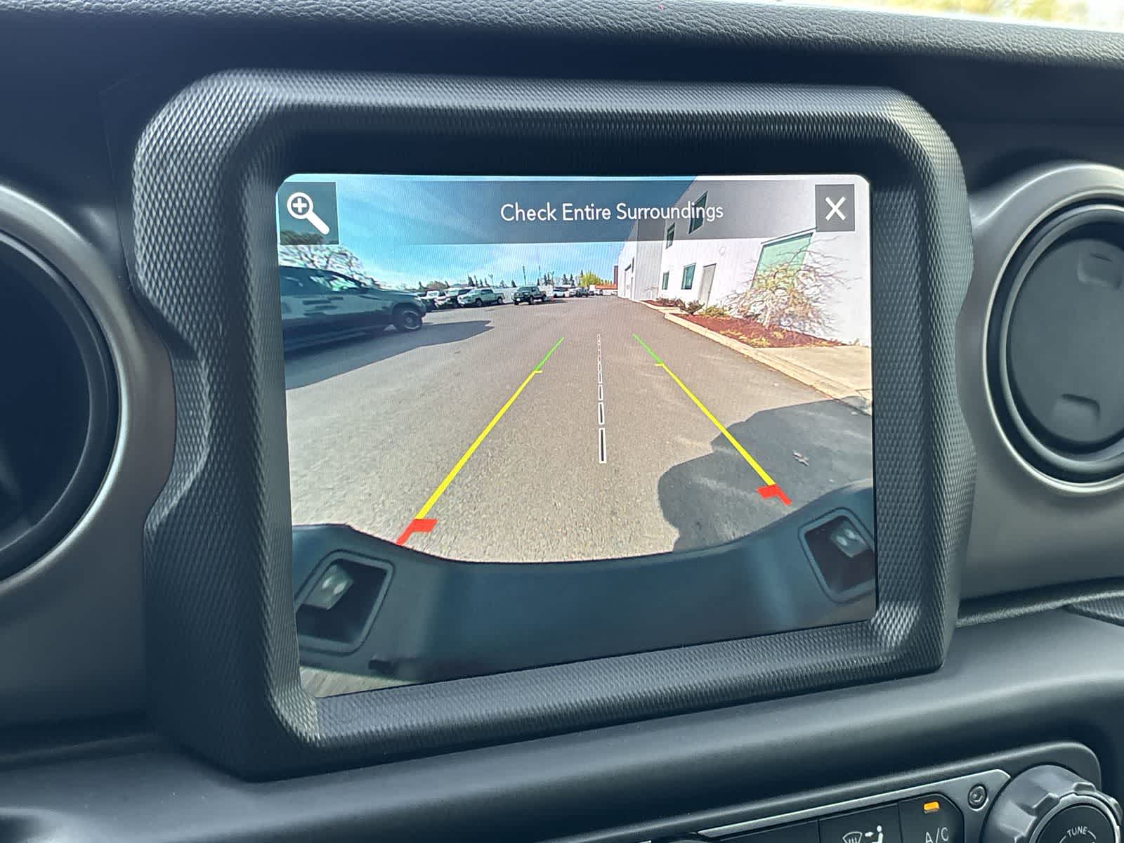 Thumbnail: 2021 Jeep Gladiator - 22