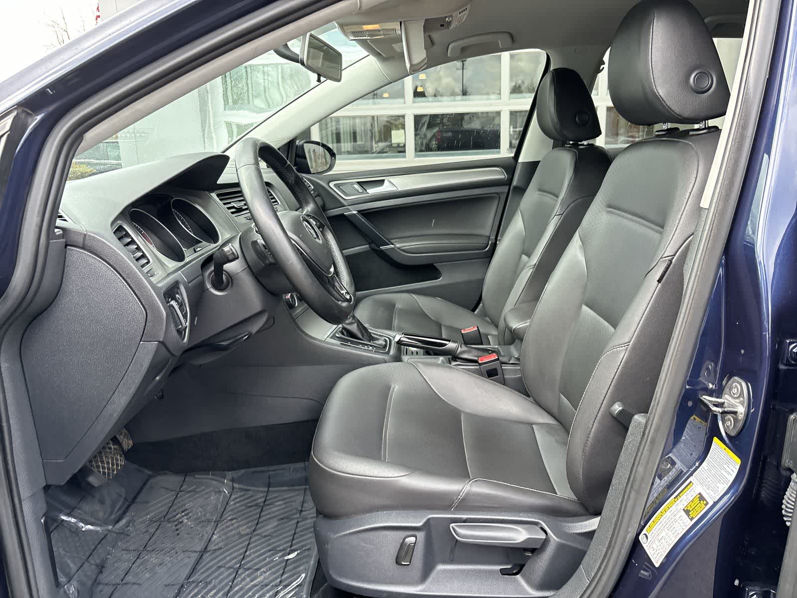 2015 Volkswagen Golf R 12