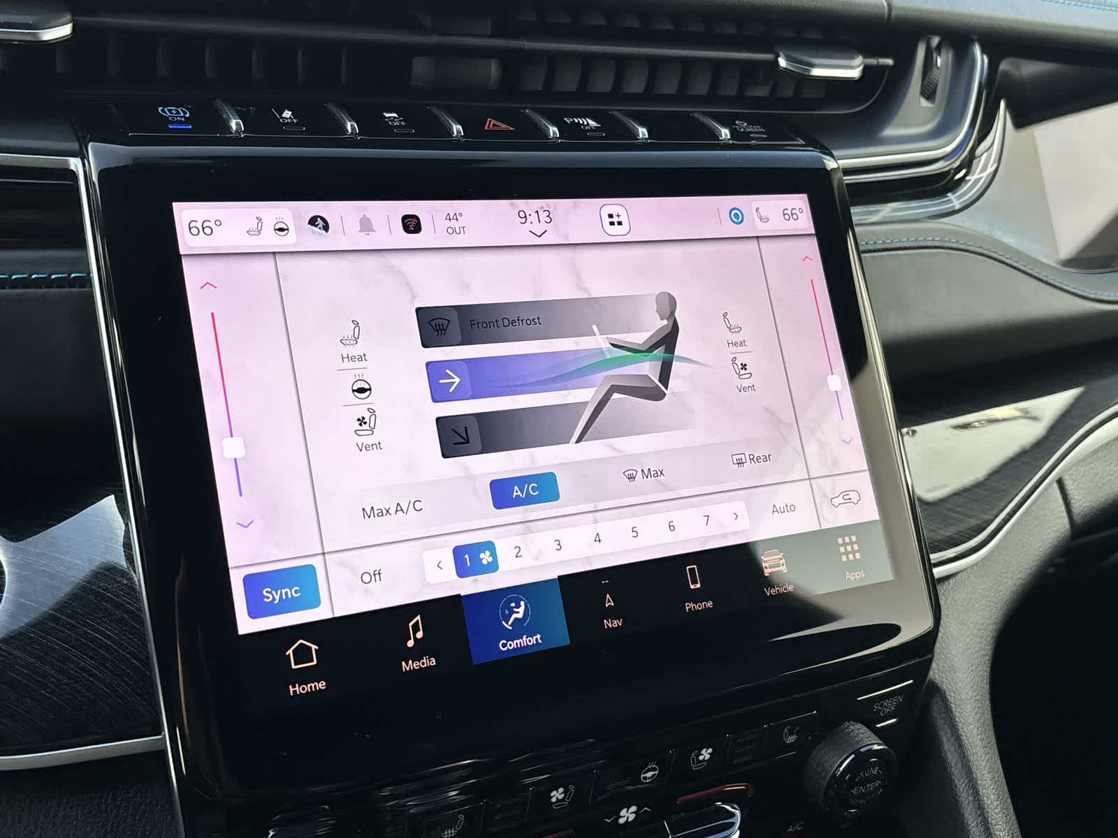 Thumbnail: 2022 Jeep Grand Cherokee - 20