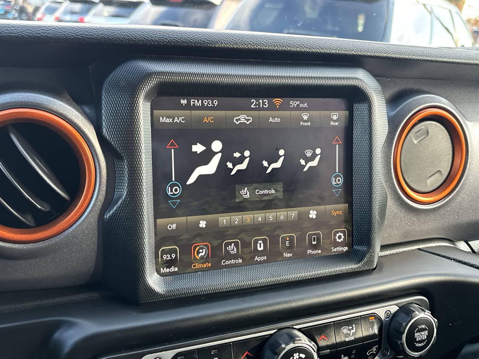 Thumbnail: 2021 Jeep Gladiator - 16