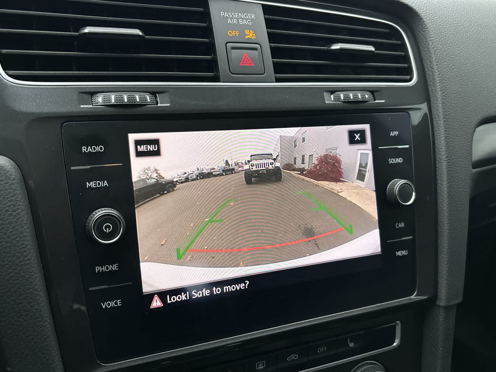 Thumbnail: 2019 Volkswagen Golf - 21