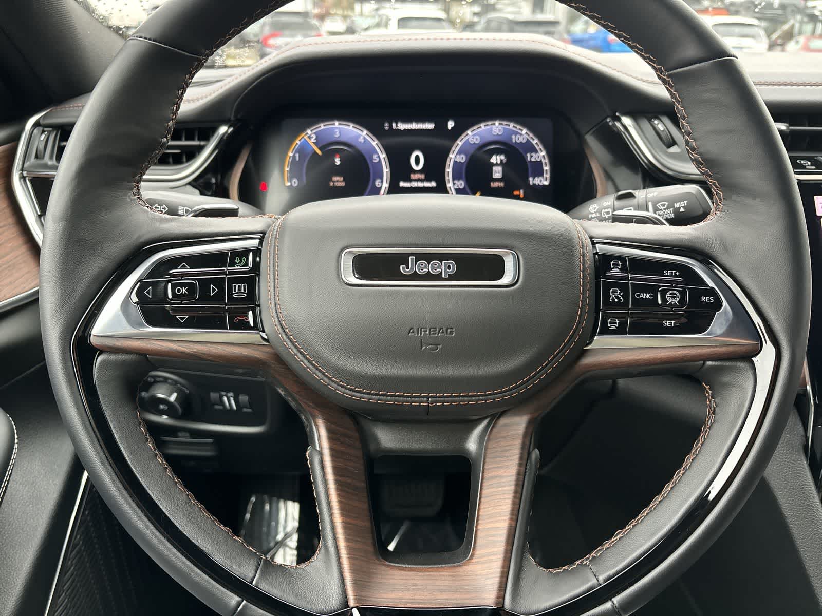 Thumbnail: 2025 Jeep Grand Cherokee - 10