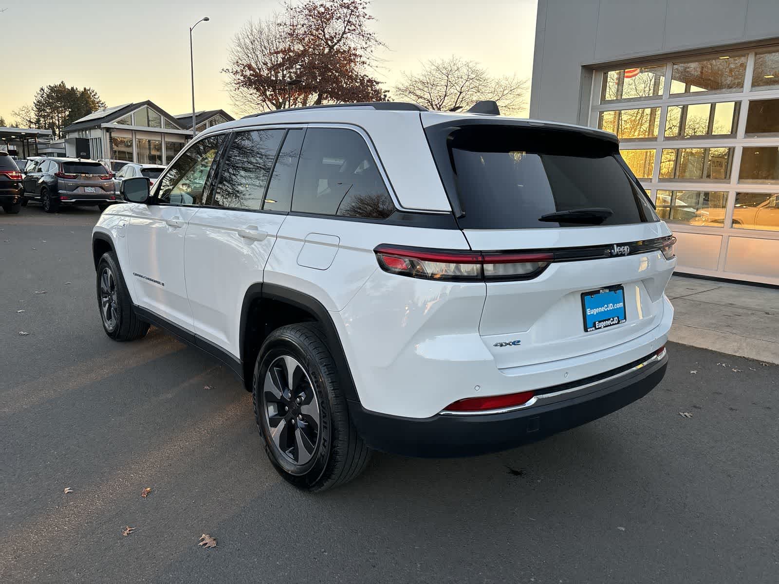 Thumbnail: 2024 Jeep Grand Cherokee - 3