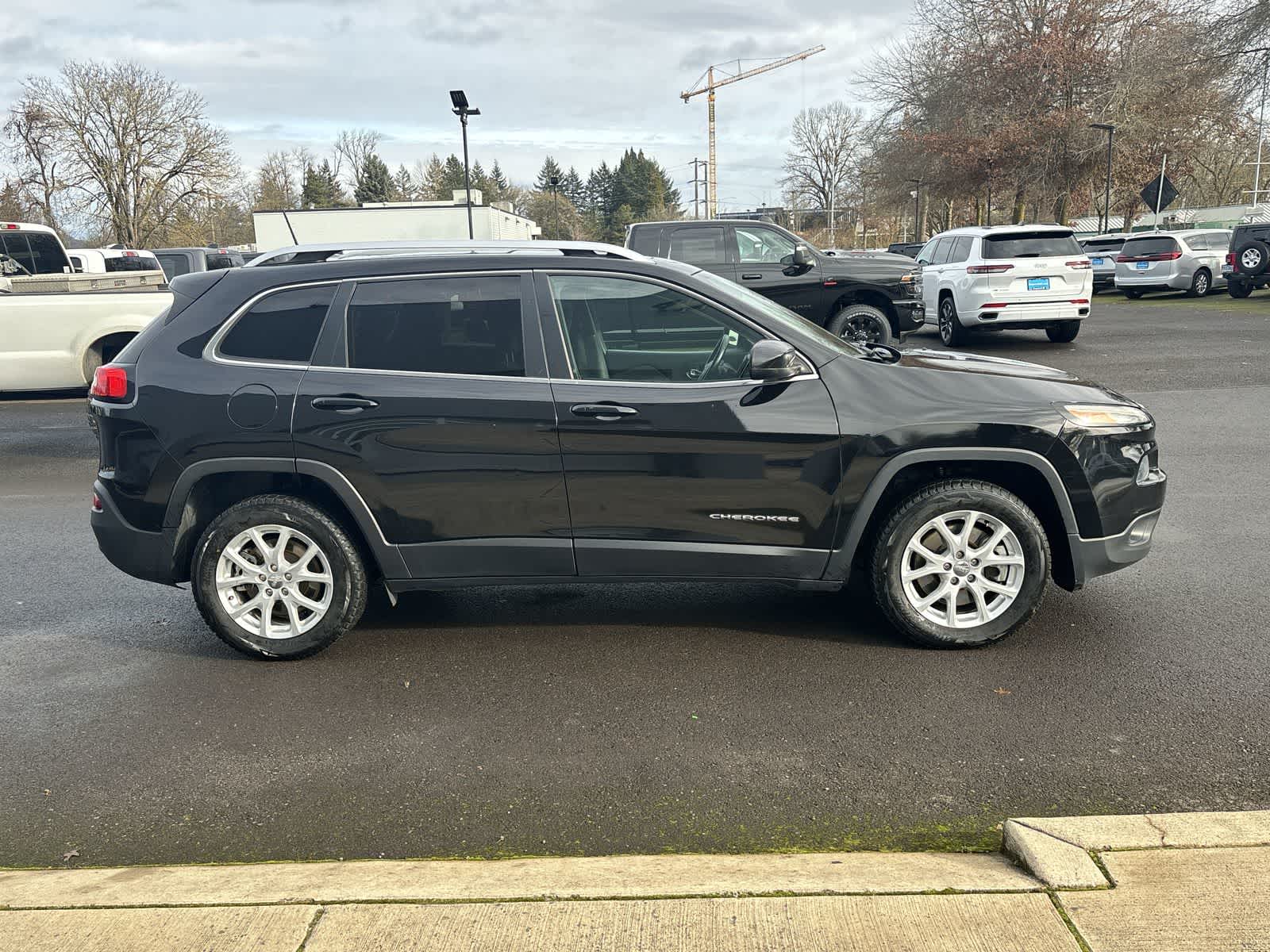 Thumbnail: 2017 Jeep Cherokee - 6