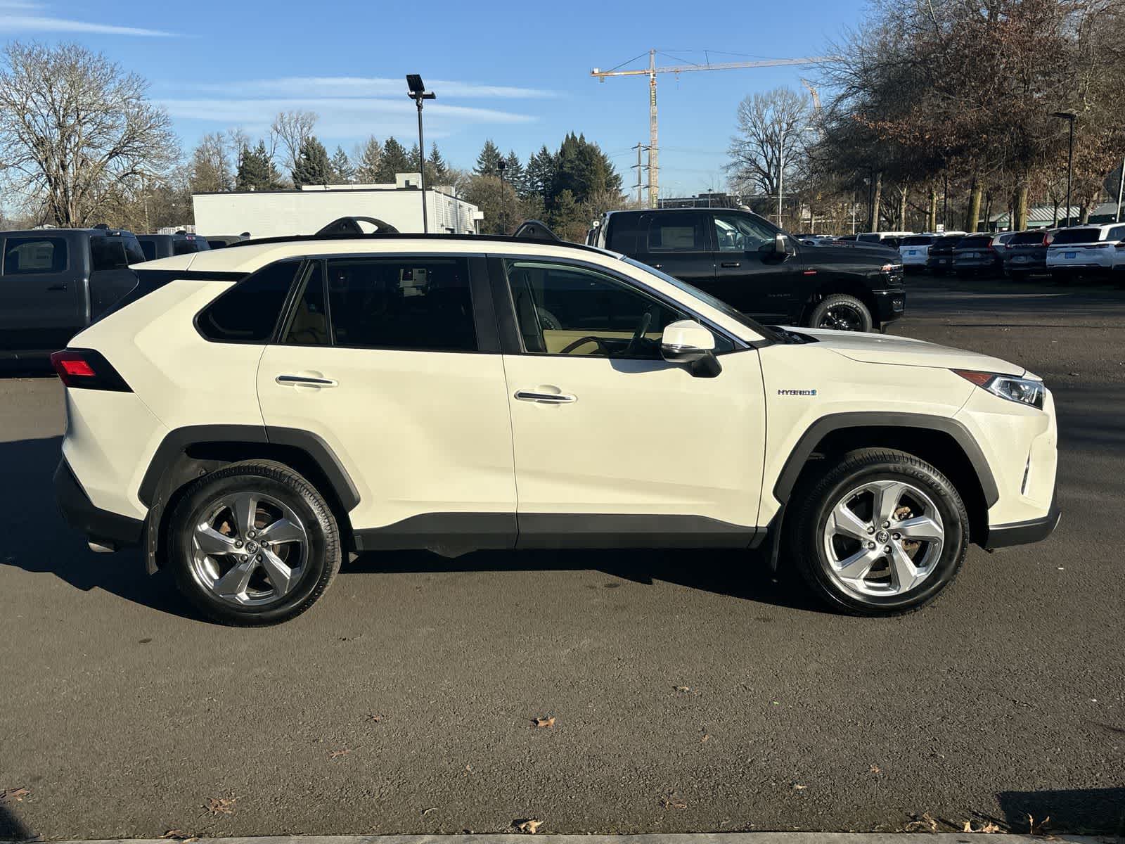 Thumbnail: 2020 Toyota RAV4 - 6