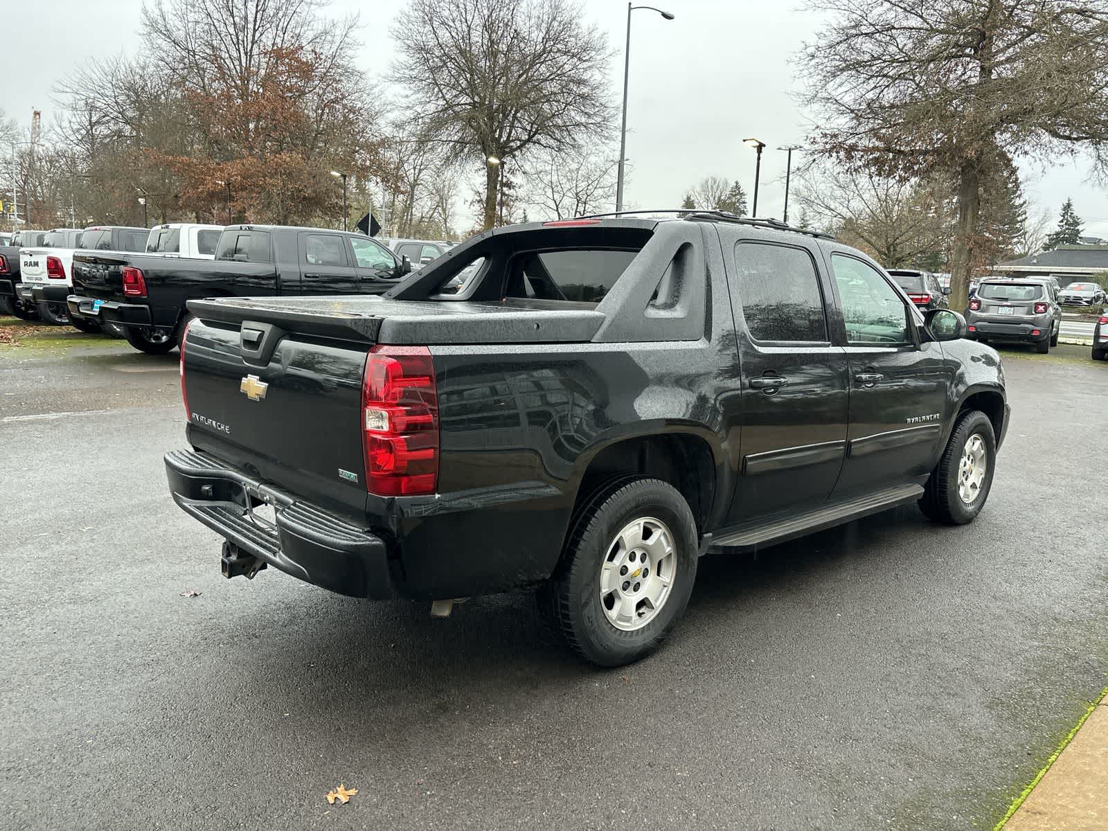 Thumbnail: 2011 Chevrolet Avalanche 1500 - 4