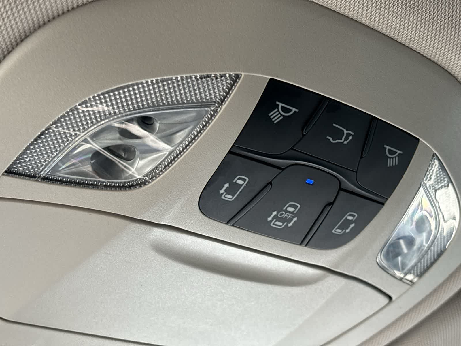 Thumbnail: 2022 Chrysler Pacifica - 25
