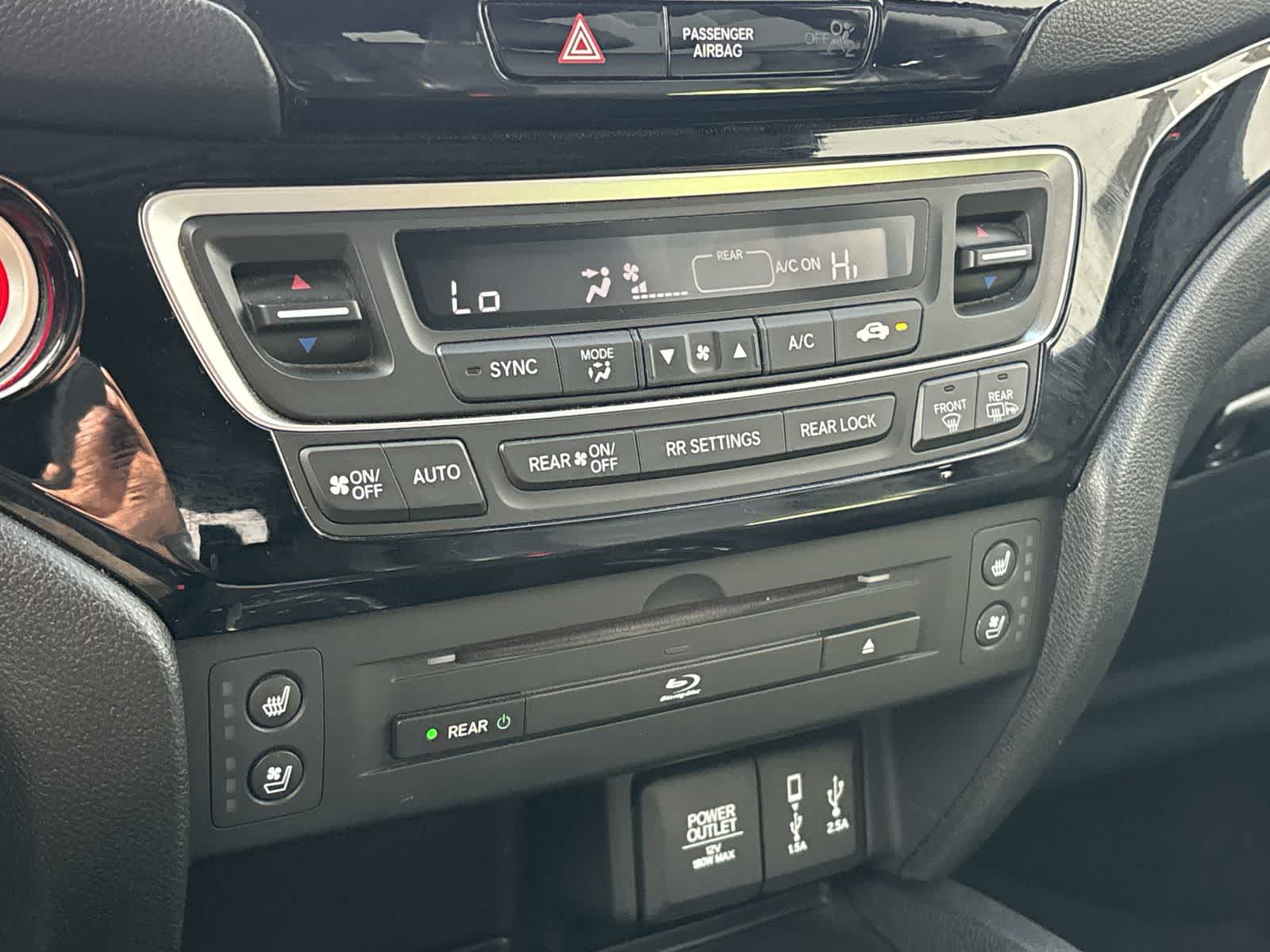 Thumbnail: 2017 Honda Pilot - 20