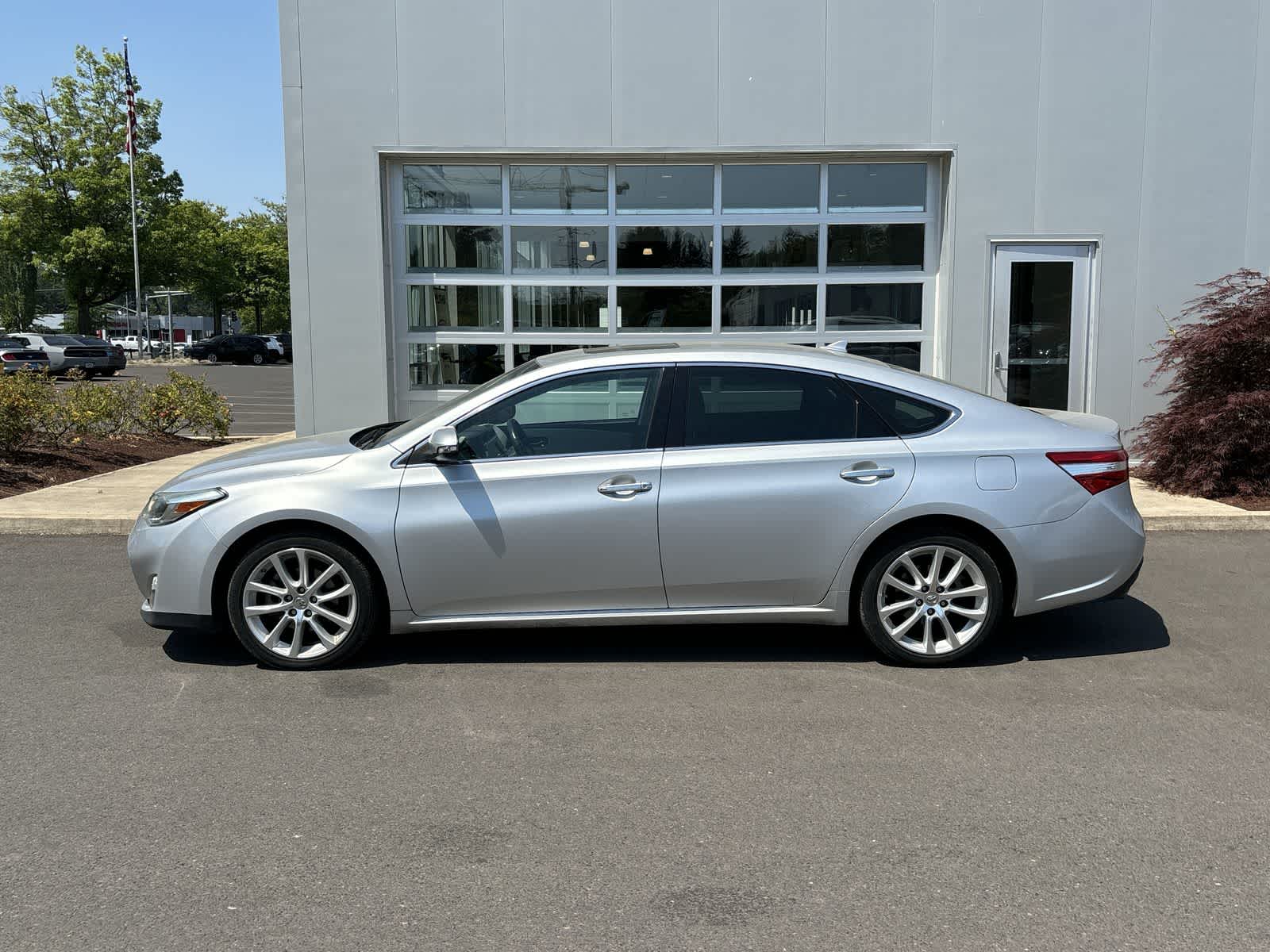 Thumbnail: 2013 Toyota Avalon - 2