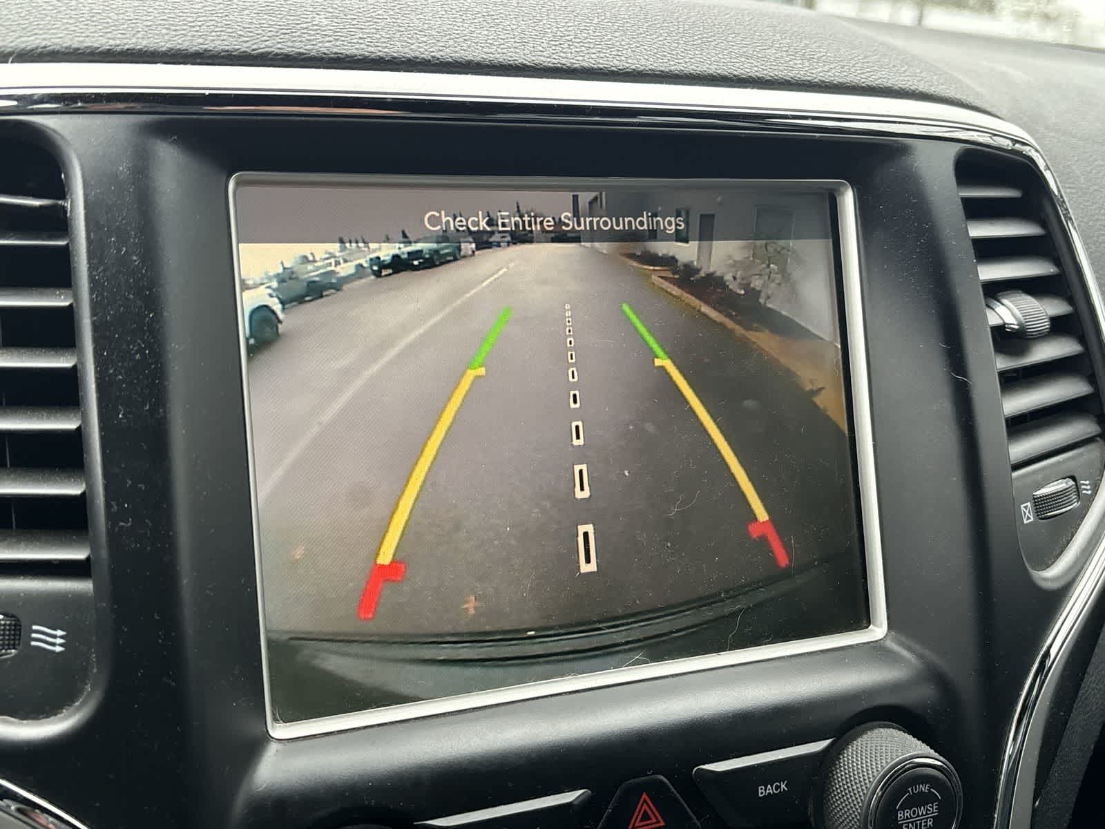 Thumbnail: 2015 Jeep Grand Cherokee - 18