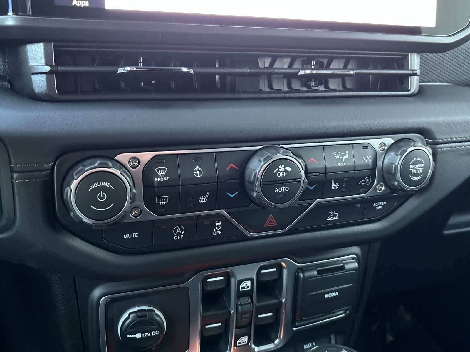 Thumbnail: 2026 Jeep Wrangler - 22