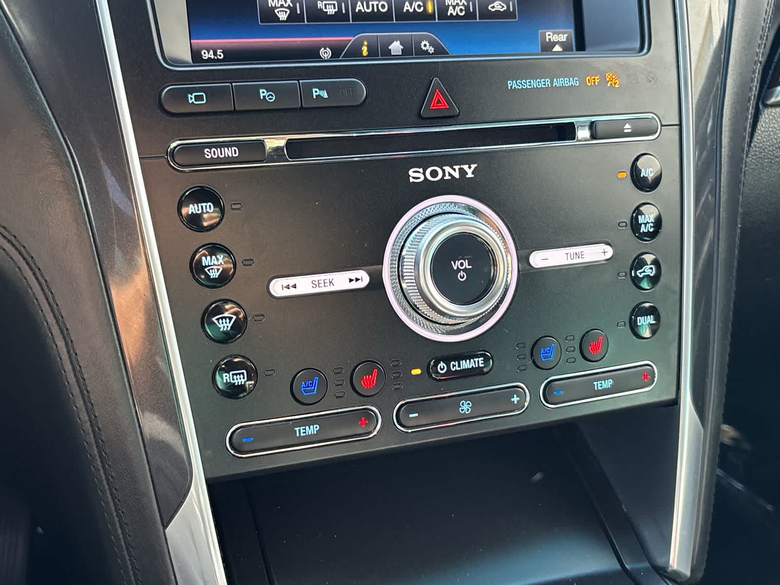 Thumbnail: 2016 Ford Explorer - 25