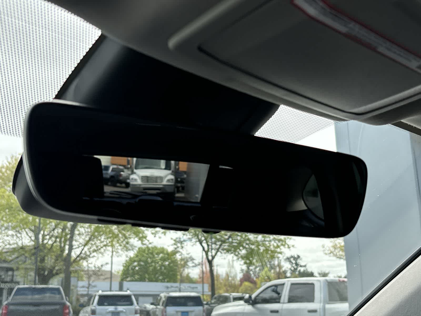 Thumbnail: 2023 Toyota Highlander - 30