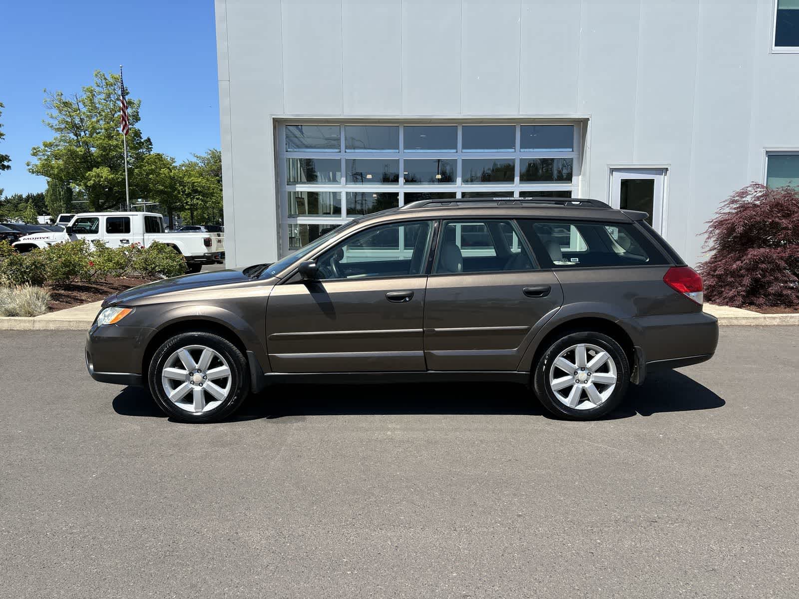 Used 2008 Subaru Outback I with VIN 4S4BP61C486330180 for sale in Eugene, OR