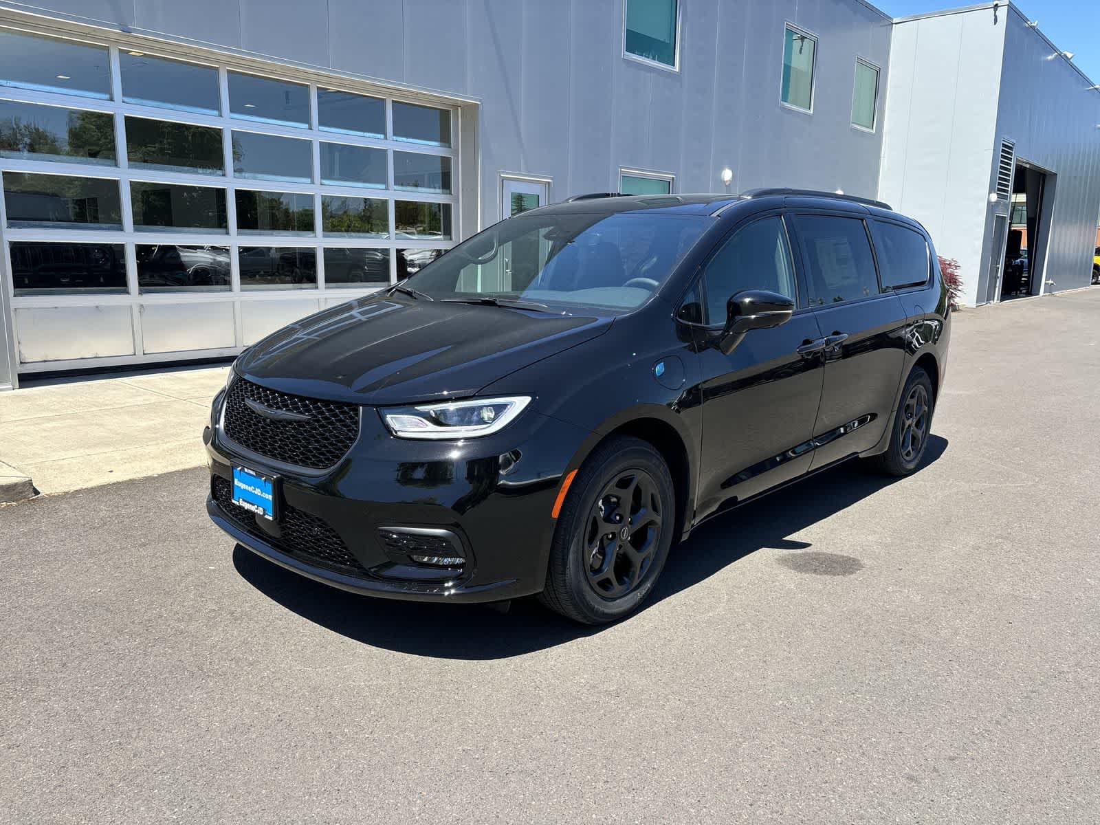 2025 Chrysler Pacifica Hybrid Premium S Appearance -
                  Eugene, OR