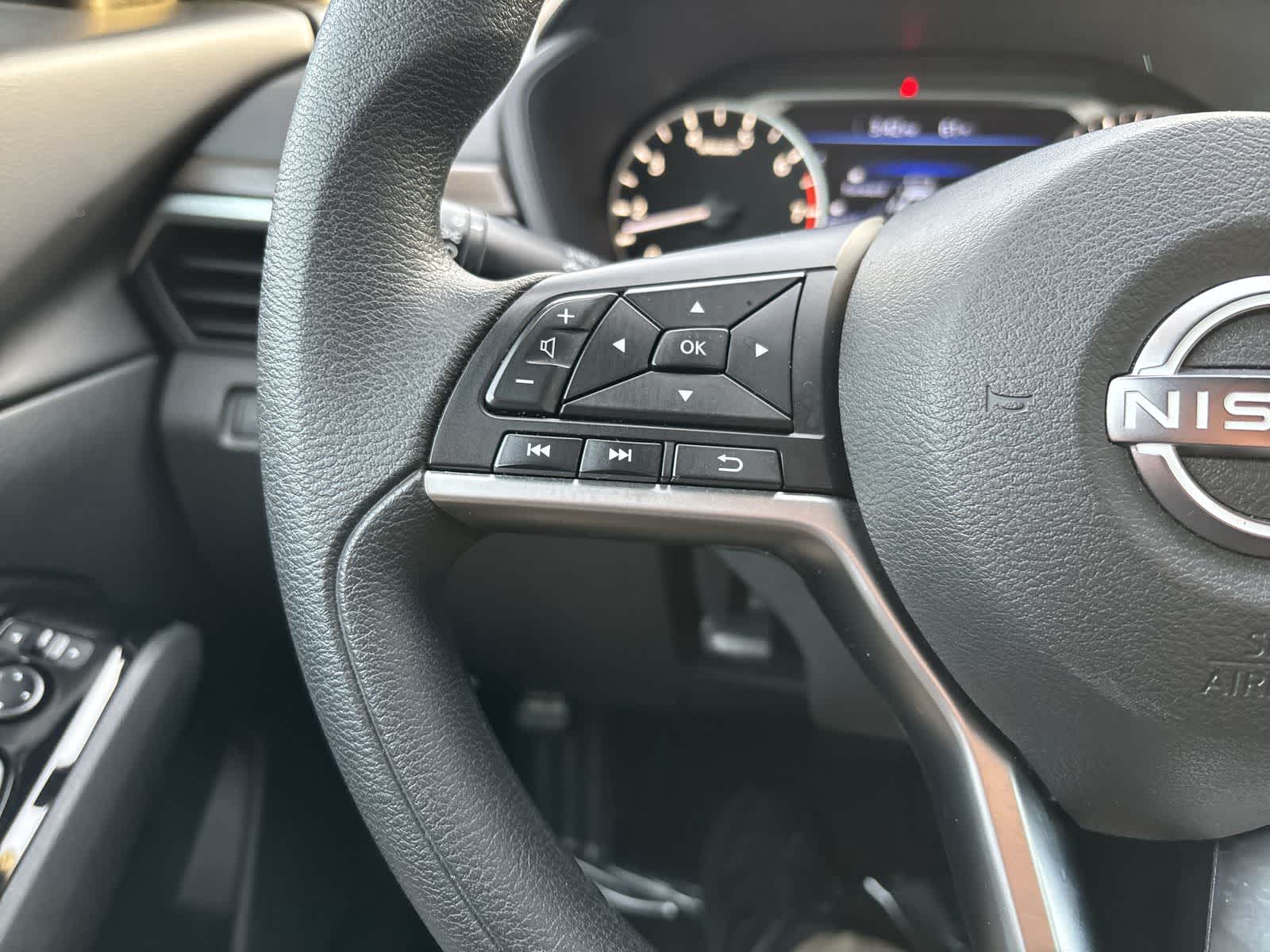 Thumbnail: 2023 Nissan Altima - 10