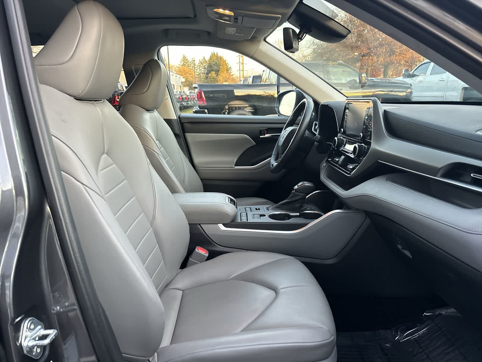 Thumbnail: 2021 Toyota Highlander - 4