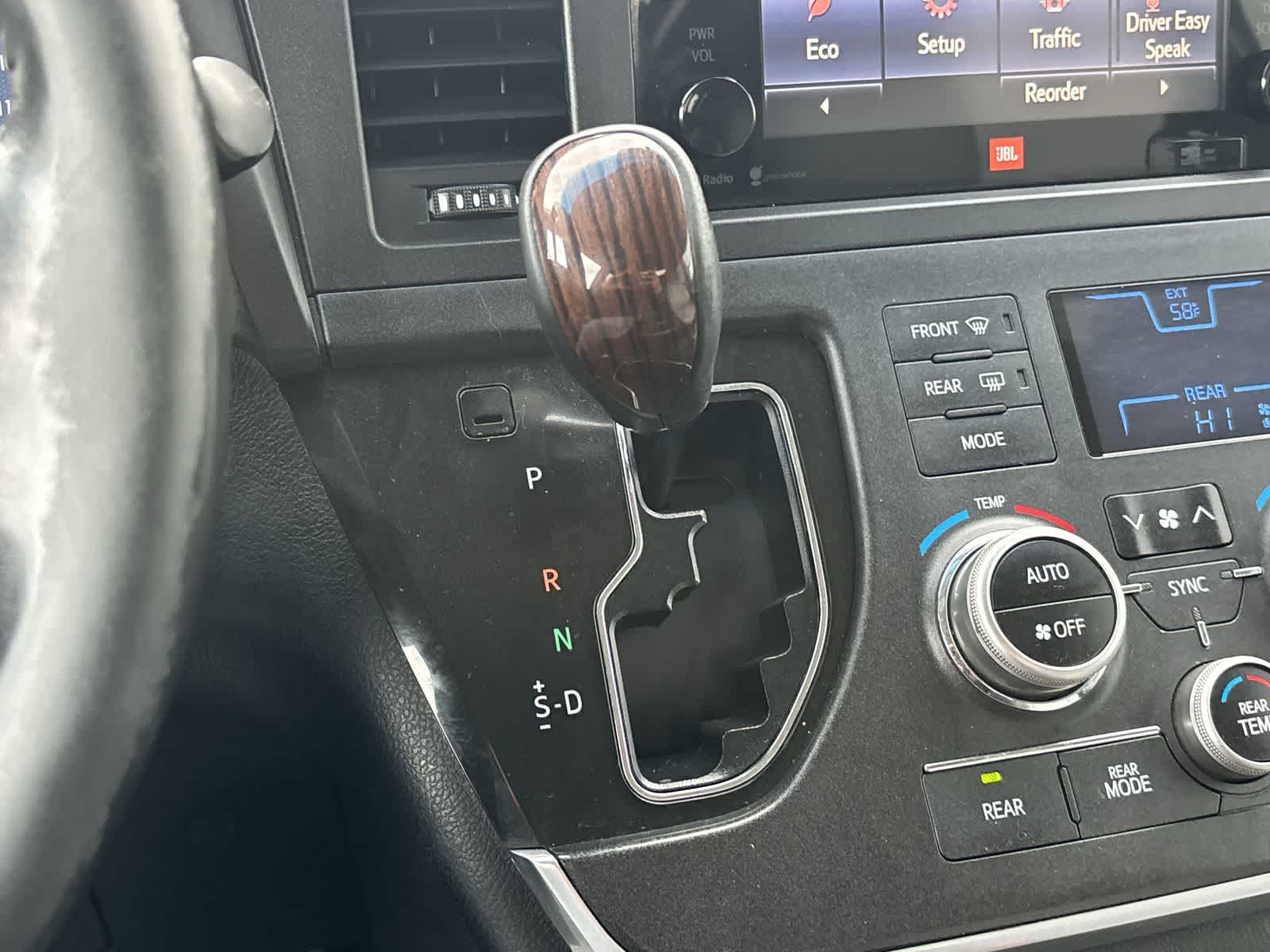 Thumbnail: 2015 Toyota Sienna - 22