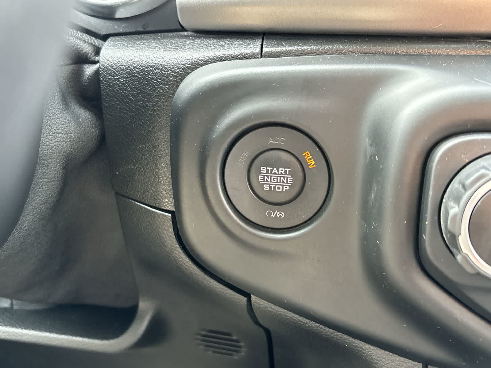 Thumbnail: 2020 Jeep Gladiator - 25