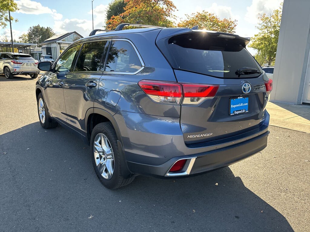 Used 2019 Toyota Highlander Hybrid Limited Platinum V6 SUV