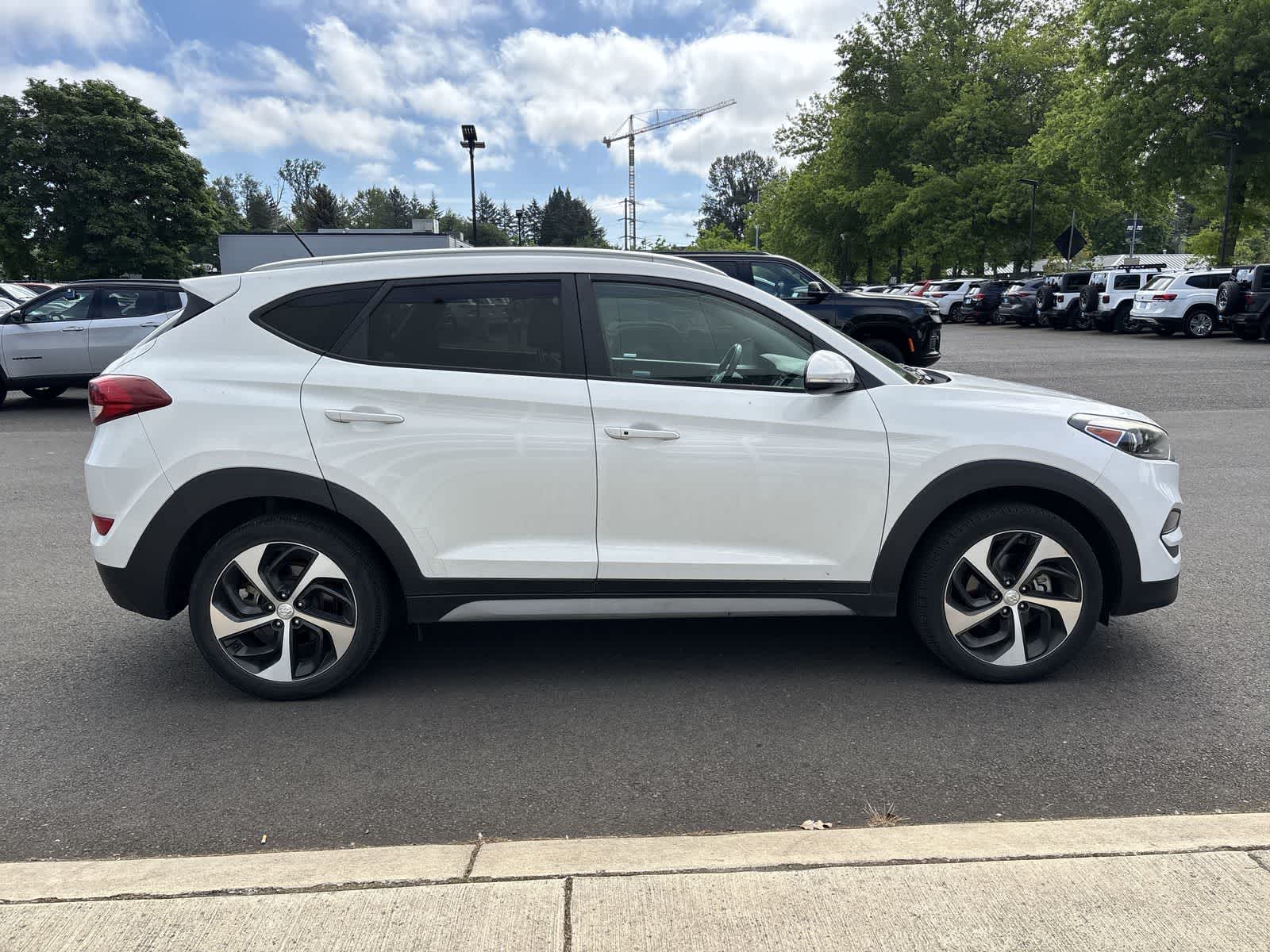 Thumbnail: 2017 Hyundai Tucson - 5