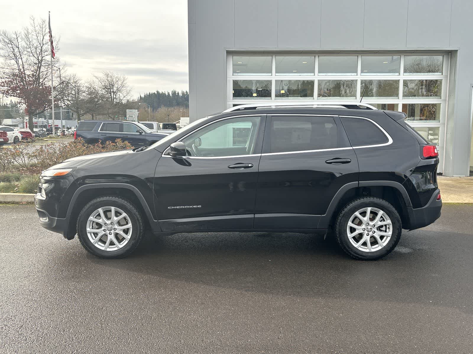 Thumbnail: 2017 Jeep Cherokee - 2