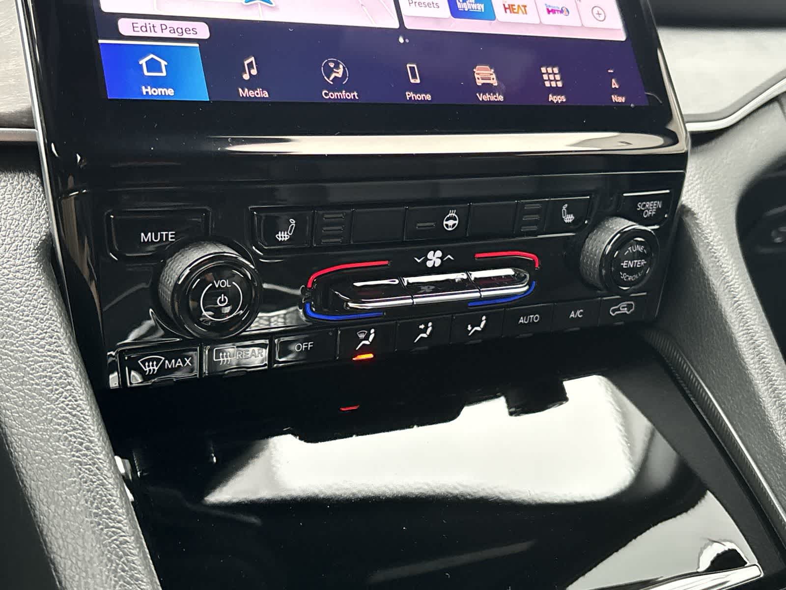 Thumbnail: 2025 Jeep Grand Cherokee L - 24