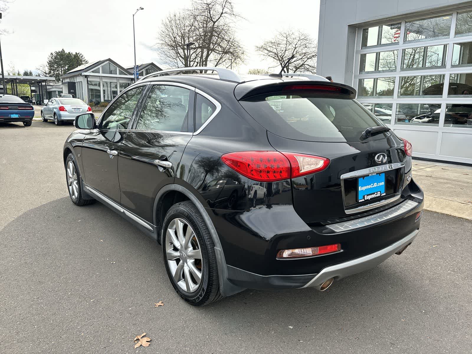 Thumbnail: 2017 INFINITI QX50 - 3