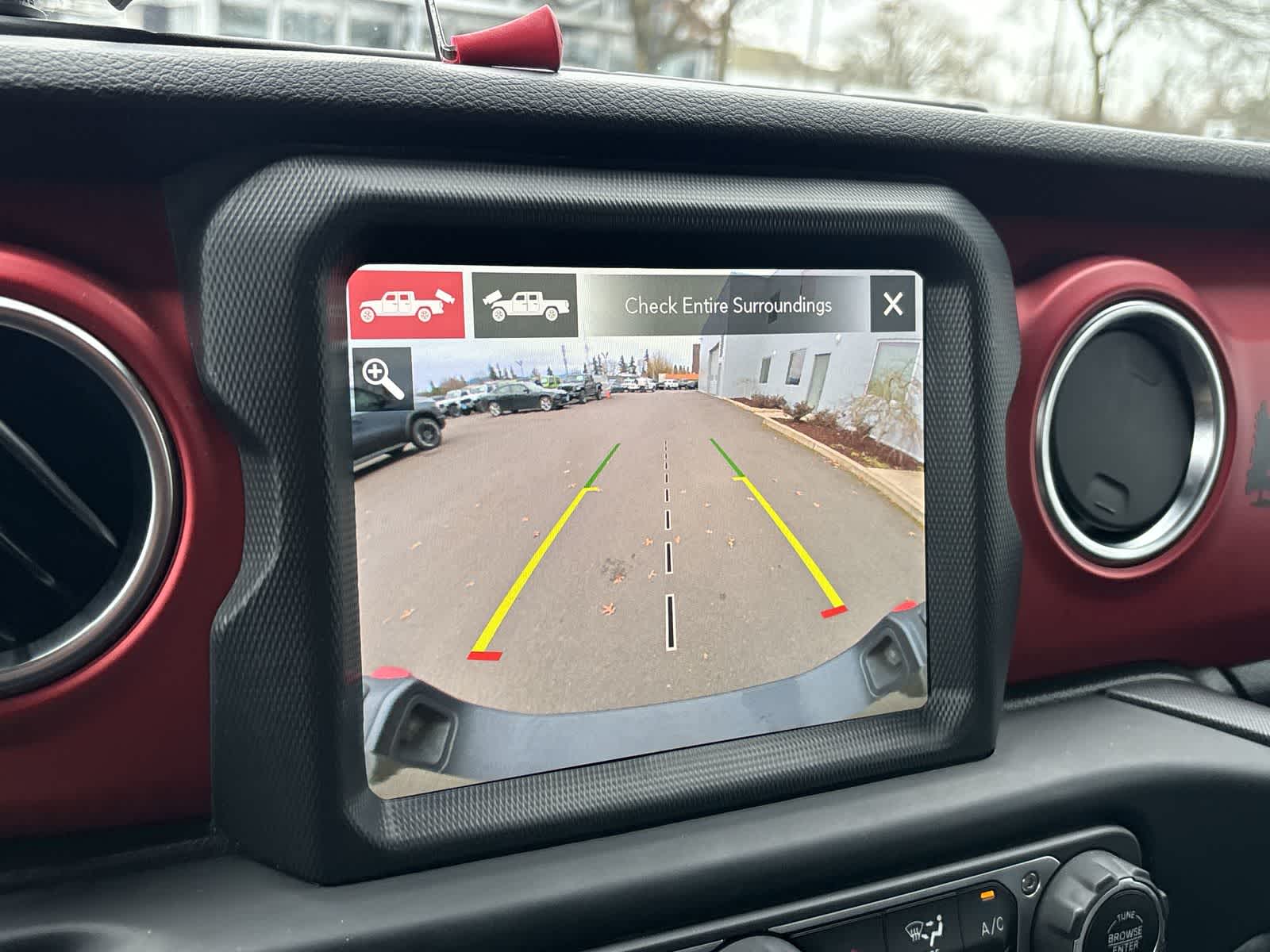 Thumbnail: 2021 Jeep Gladiator - 21