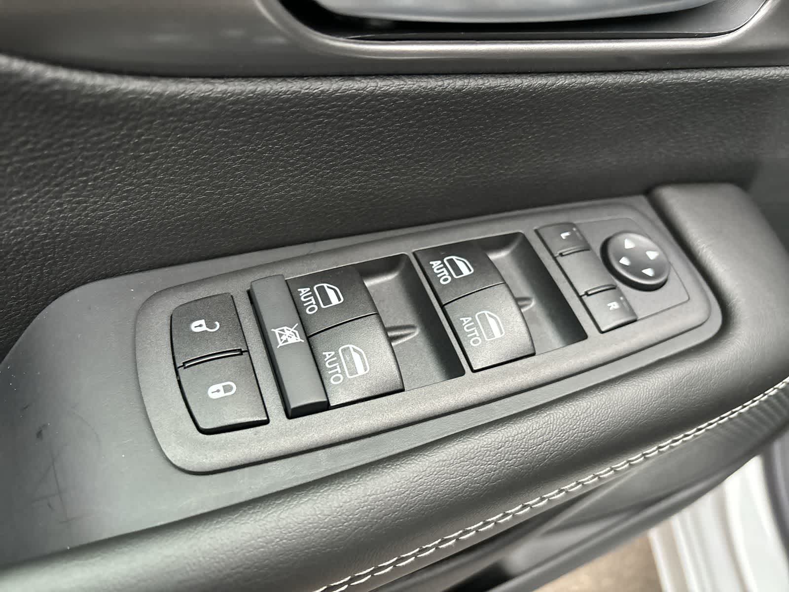 Thumbnail: 2026 Chrysler Pacifica - 11