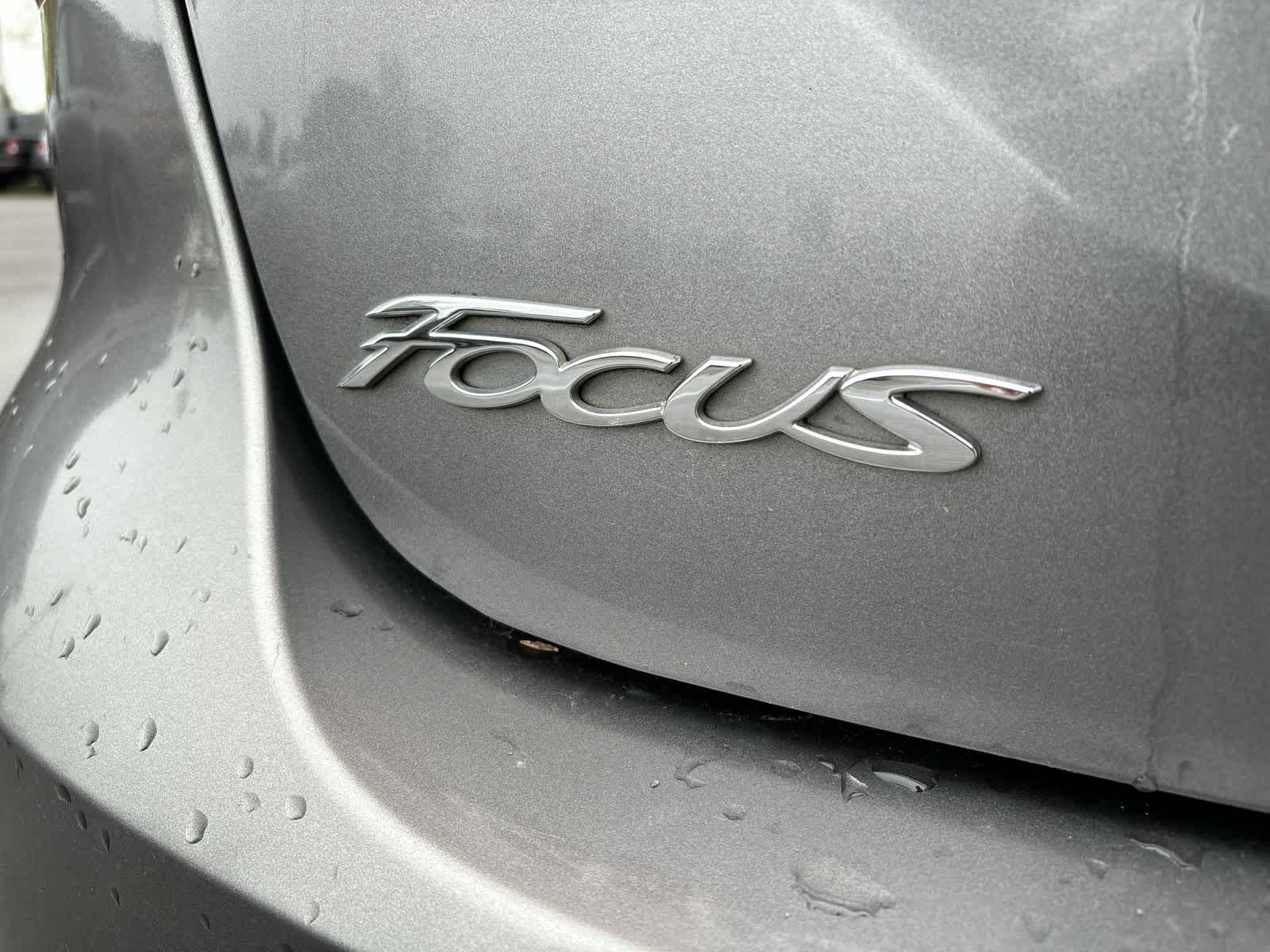 2012 Ford Focus SEL 11