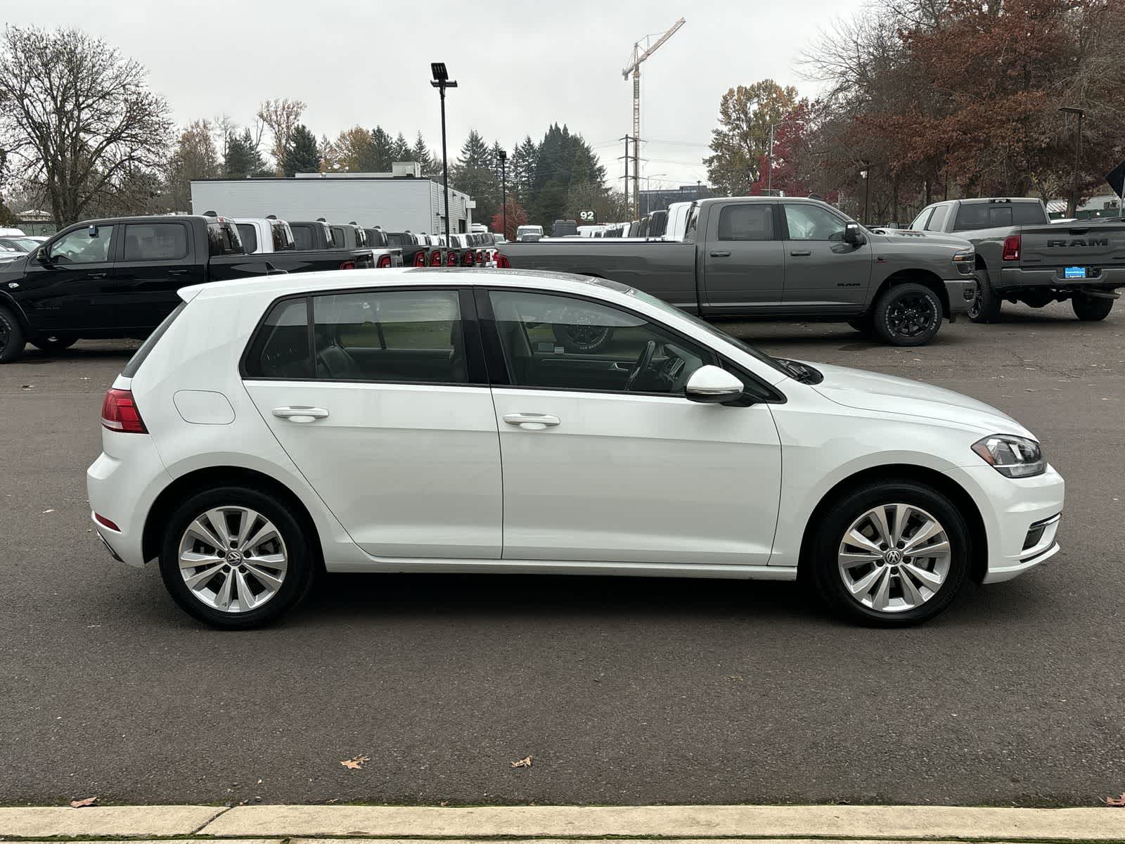 Thumbnail: 2019 Volkswagen Golf - 6