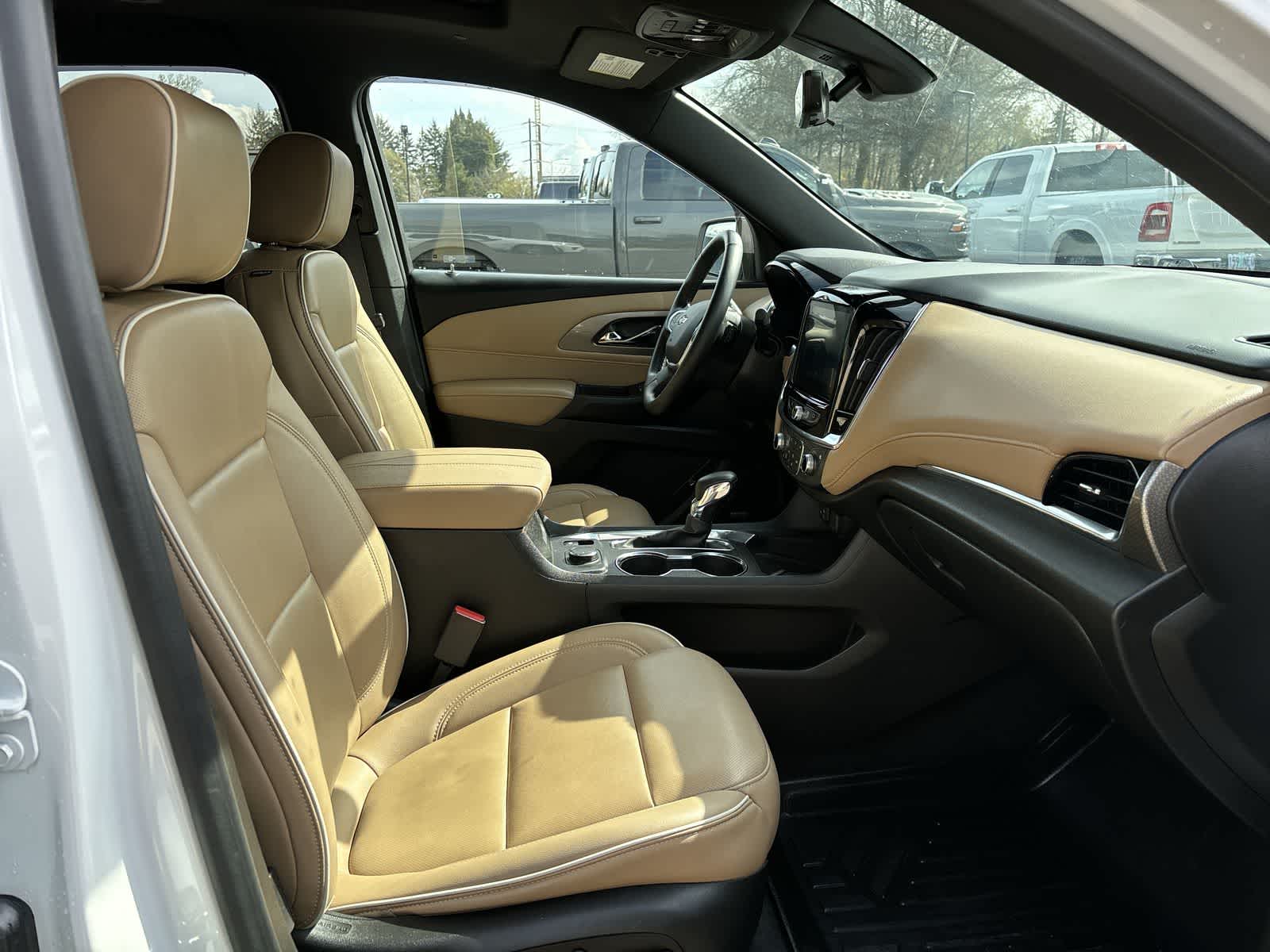 Thumbnail: 2023 Chevrolet Traverse - 5