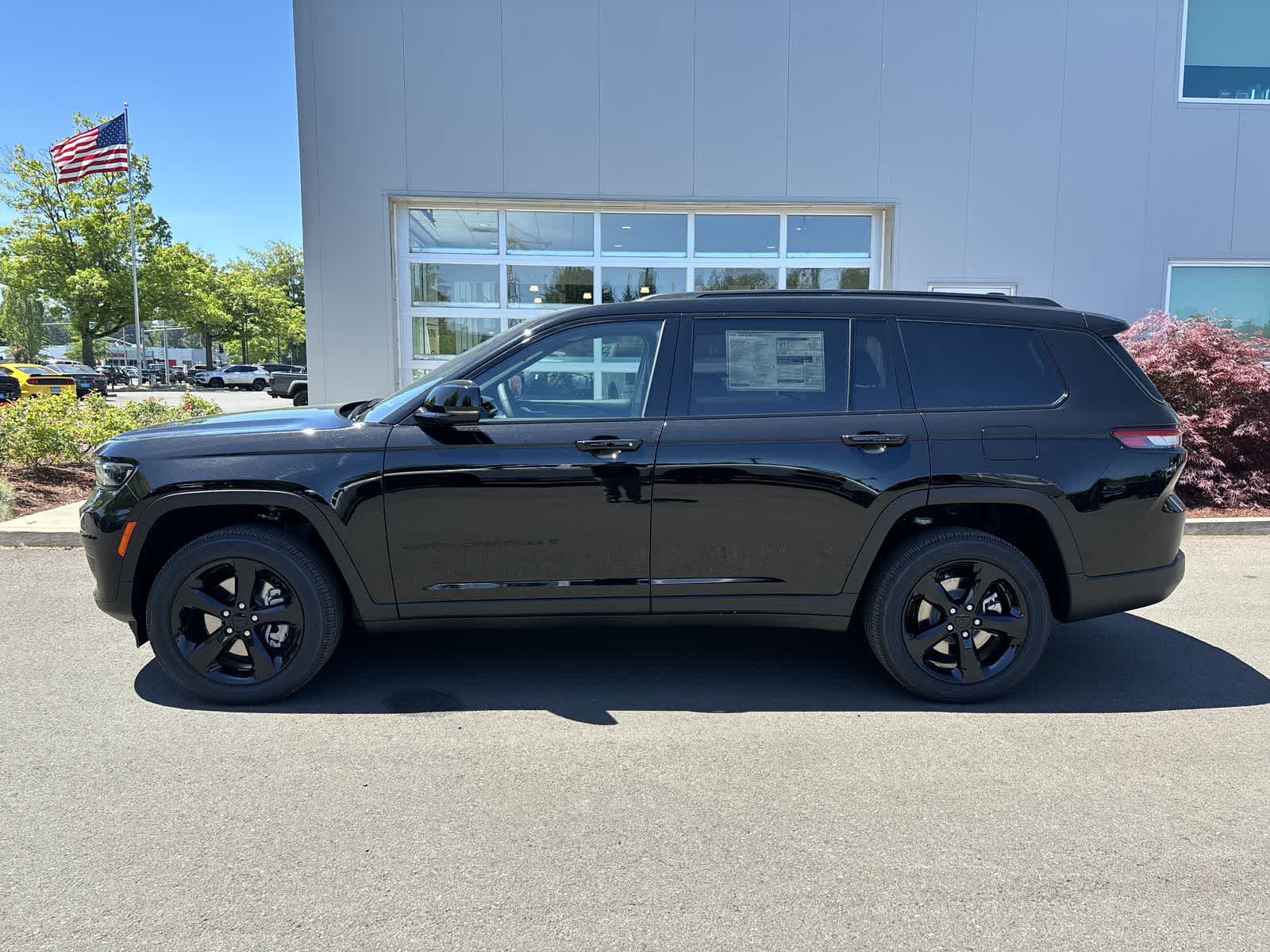 Thumbnail: 2025 Jeep Grand Cherokee L - 2