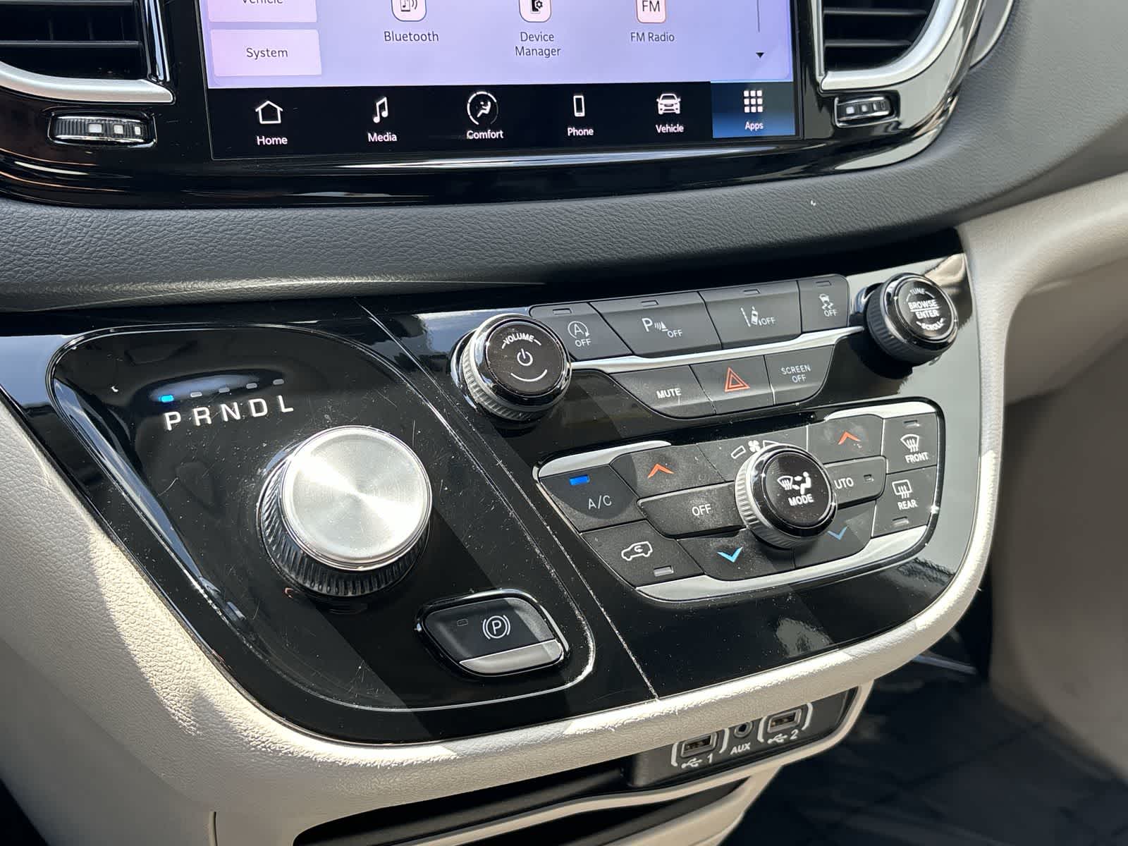 Thumbnail: 2023 Chrysler Pacifica - 22