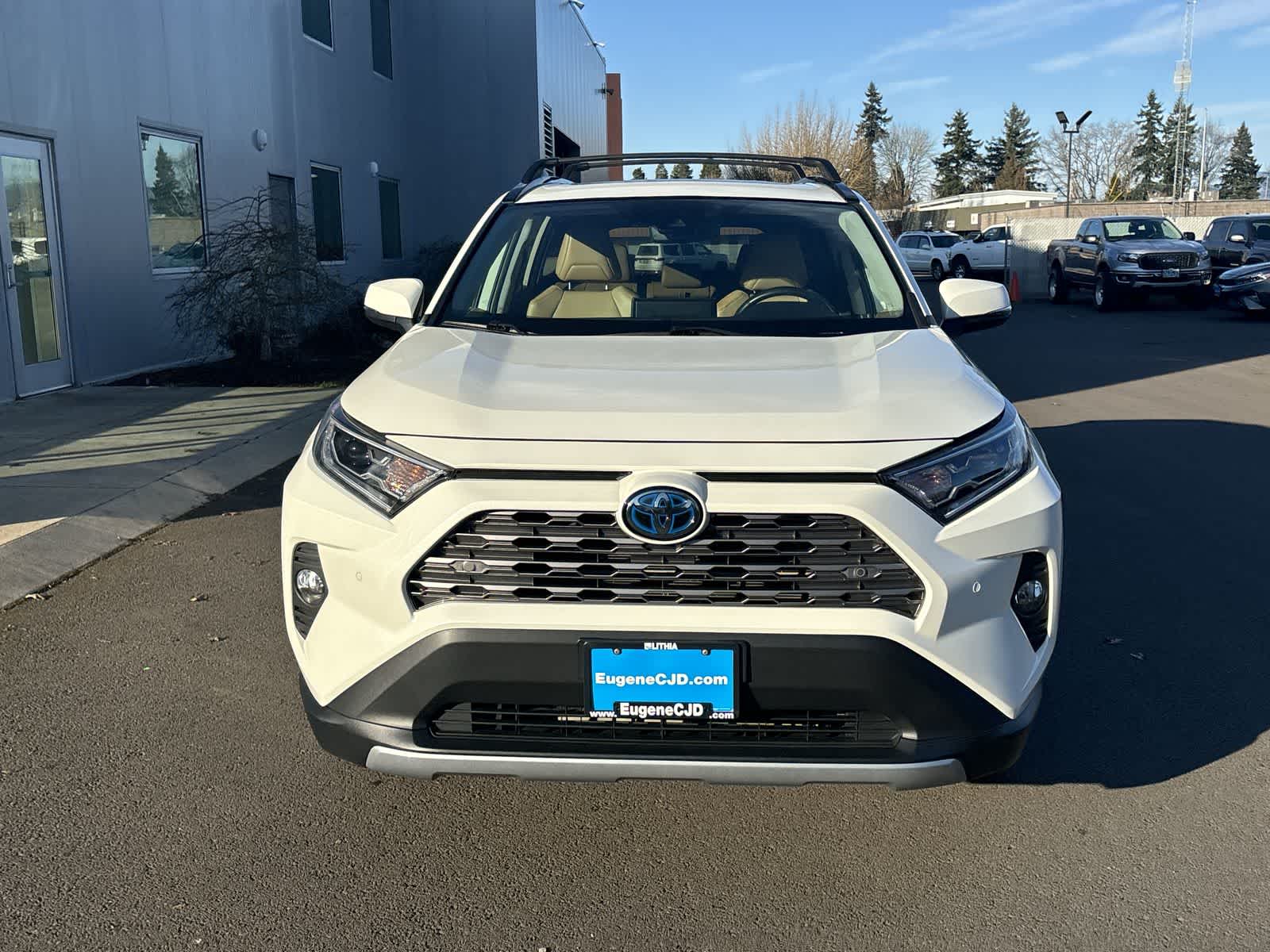 Thumbnail: 2020 Toyota RAV4 - 8