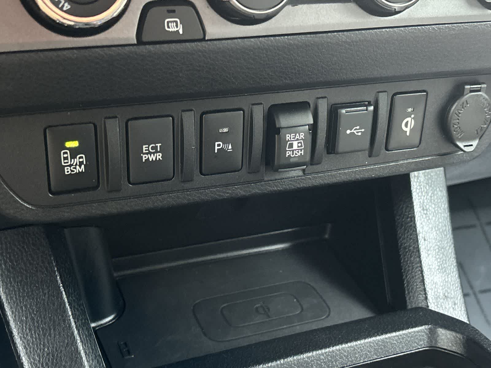 Thumbnail: 2020 Toyota Tacoma - 23