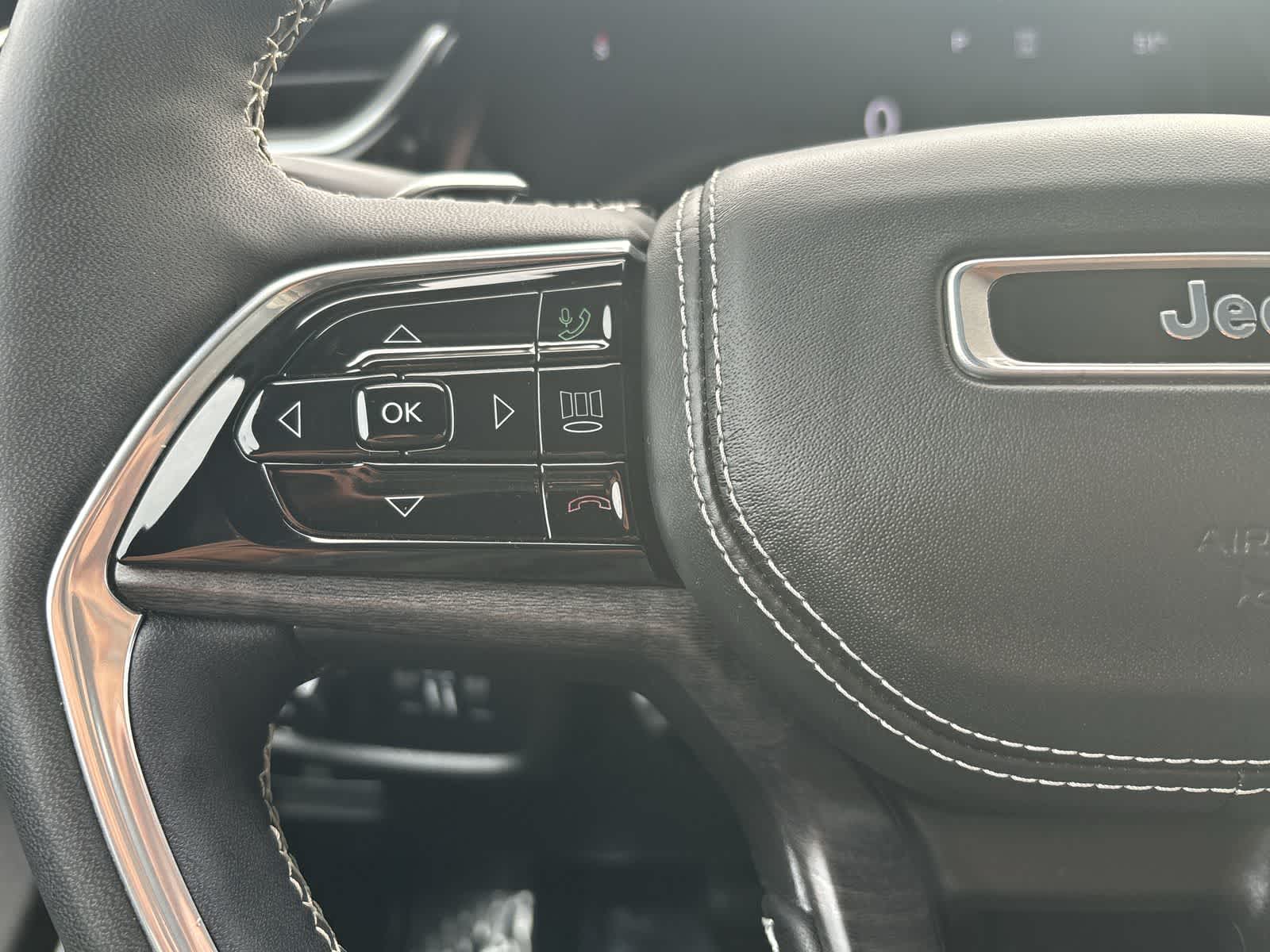 Thumbnail: 2023 Jeep Grand Cherokee - 14