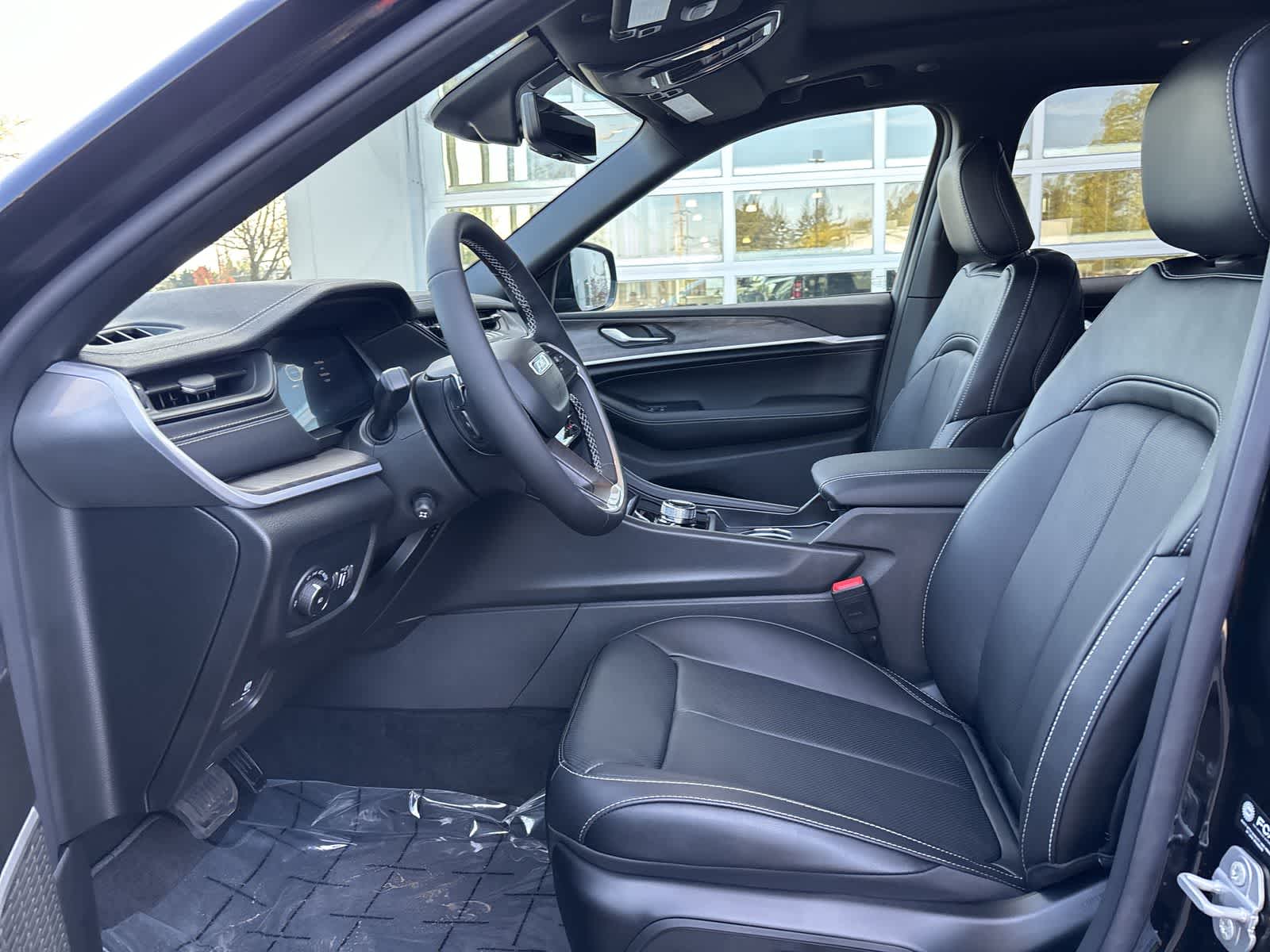 Thumbnail: 2026 Jeep Grand Cherokee - 8