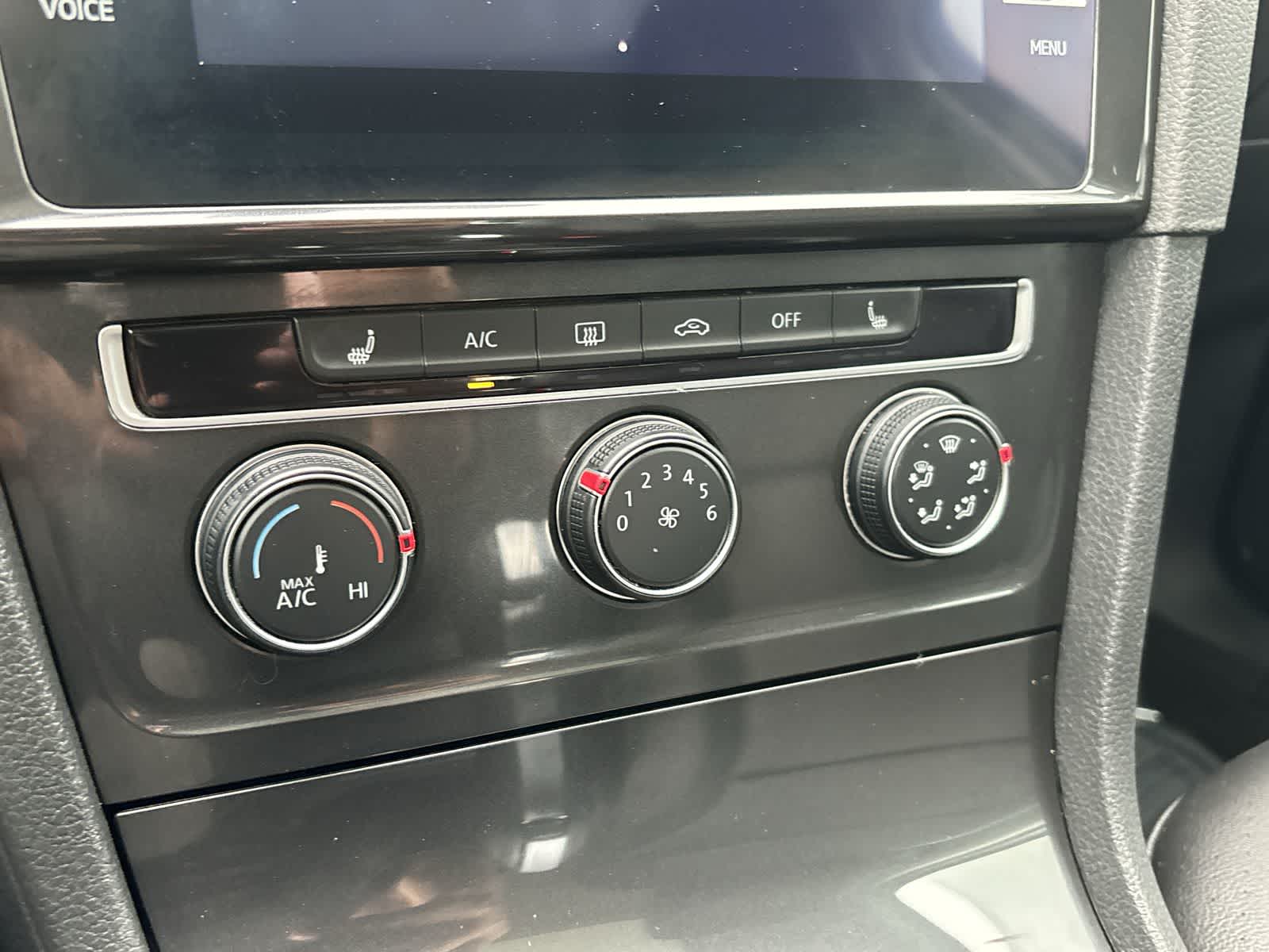 Thumbnail: 2019 Volkswagen Golf - 22