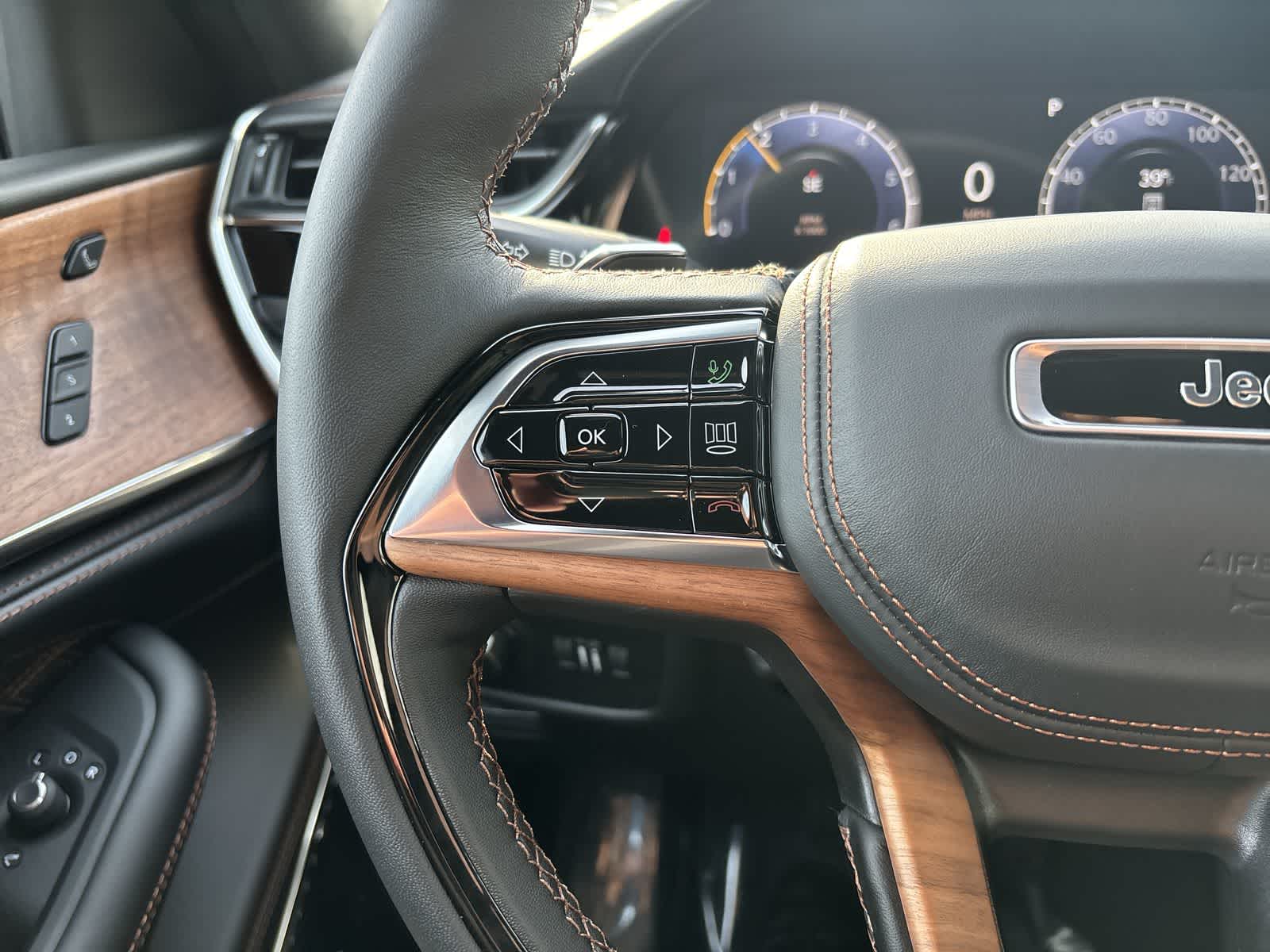 Thumbnail: 2025 Jeep Grand Cherokee - 13