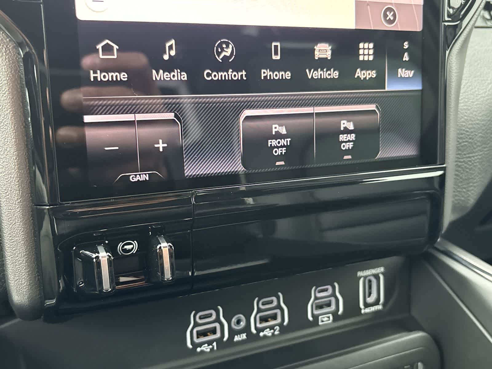 Thumbnail: 2026 RAM 1500 - 25