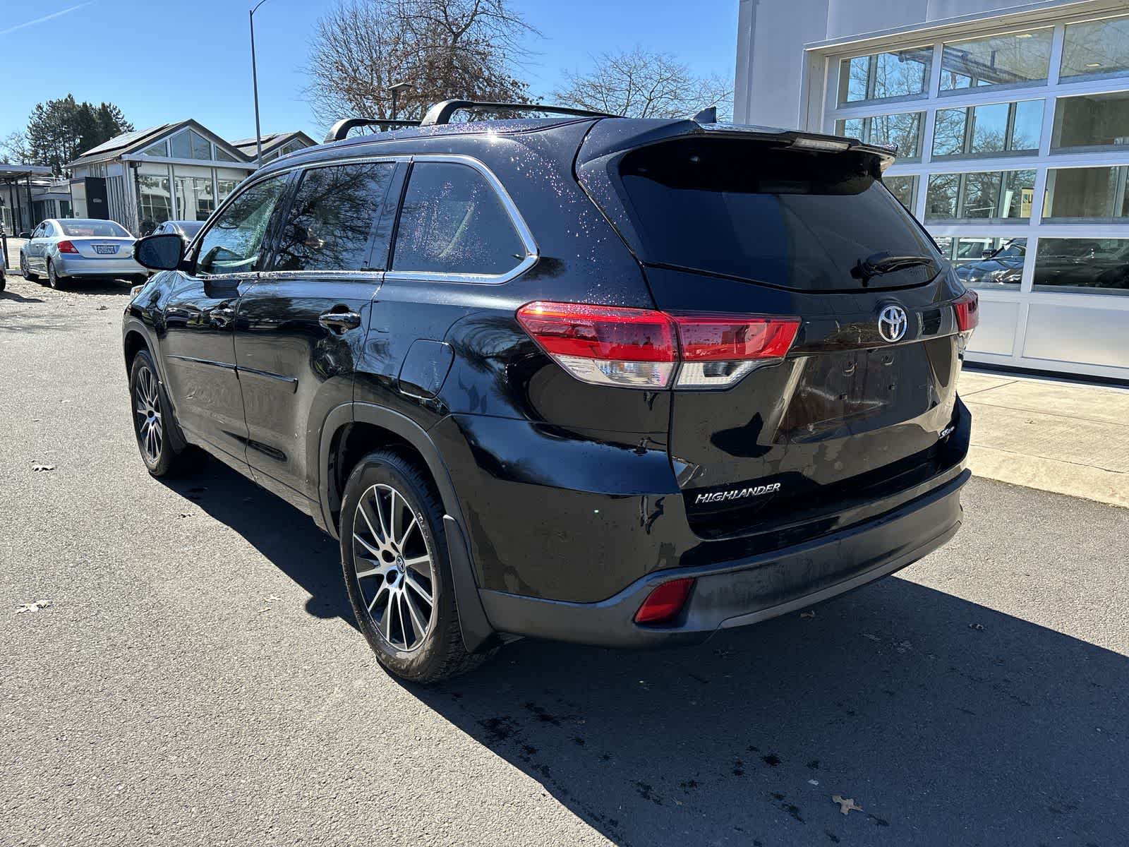 Thumbnail: 2017 Toyota Highlander - 3