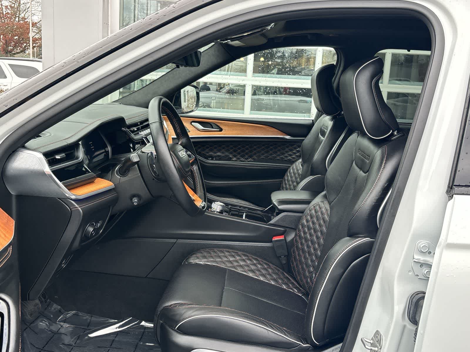 Thumbnail: 2023 Jeep Grand Cherokee - 12