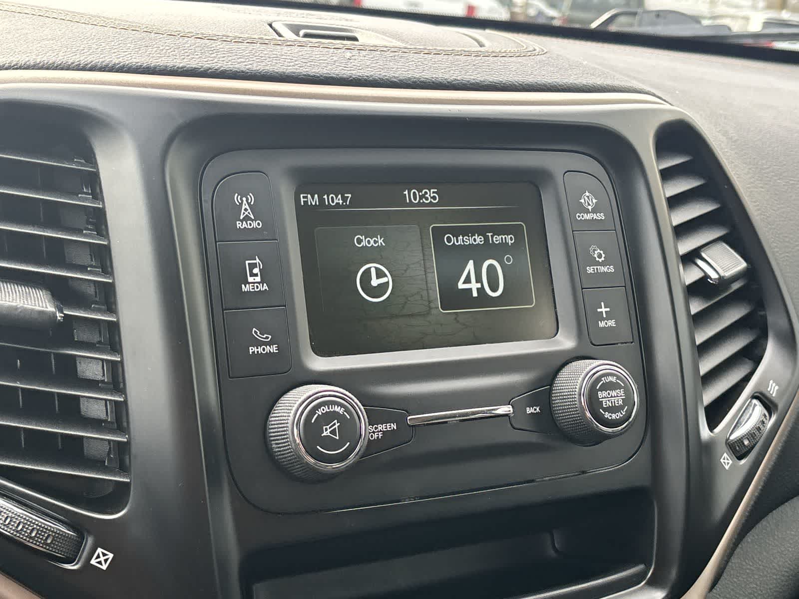 Thumbnail: 2018 Jeep Cherokee - 20