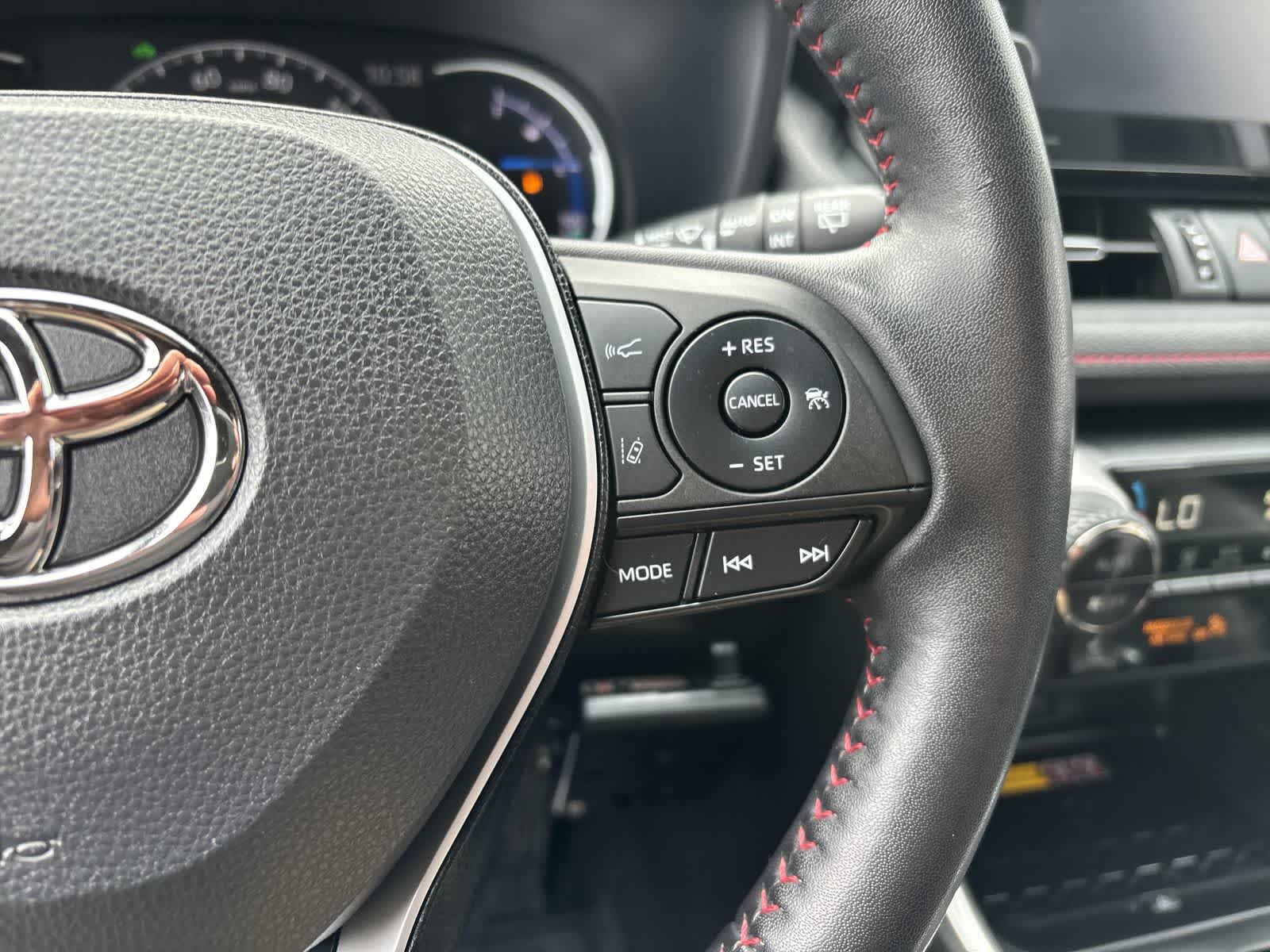 Thumbnail: 2022 Toyota RAV4 - 14