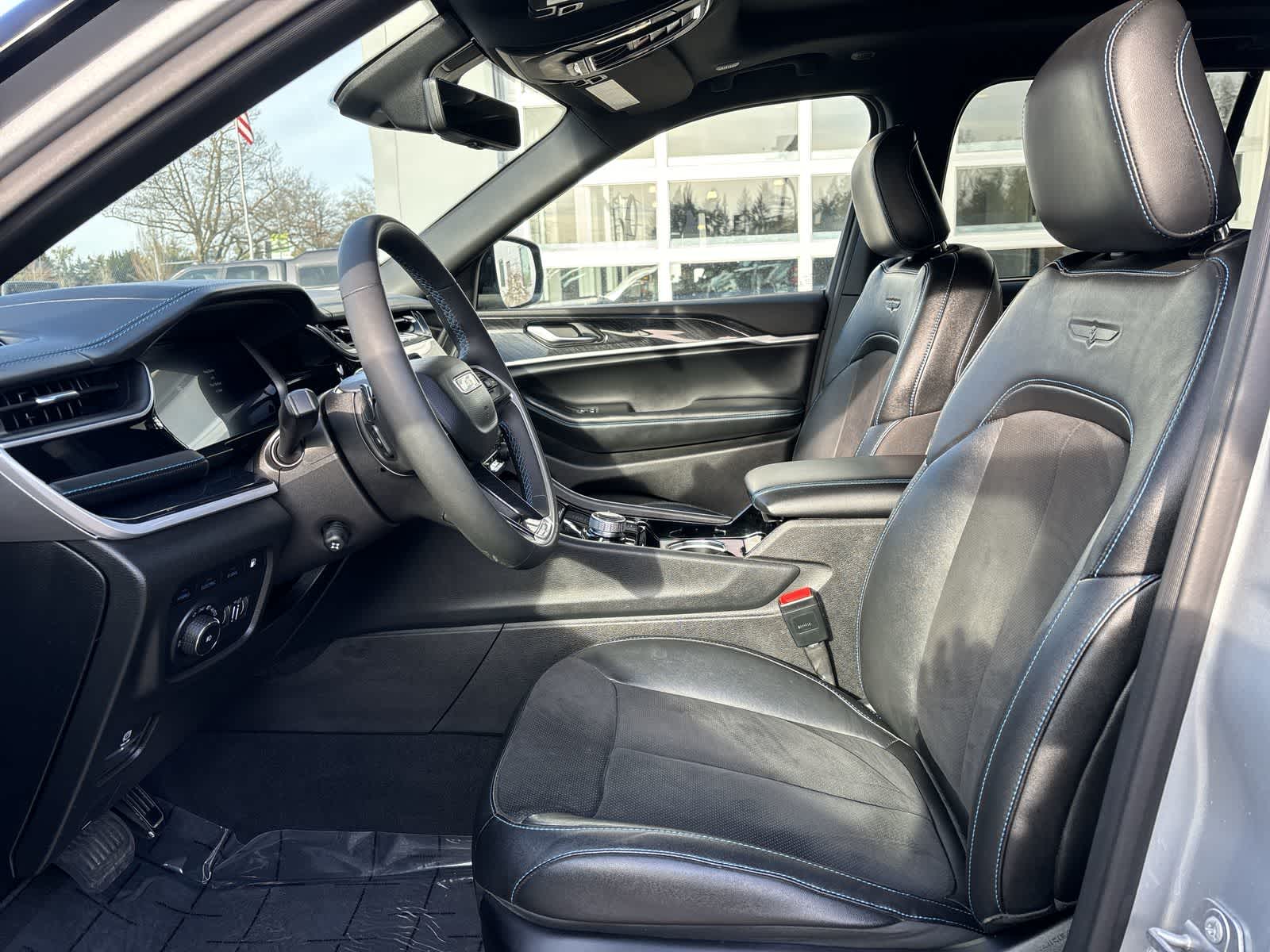 Thumbnail: 2022 Jeep Grand Cherokee - 9