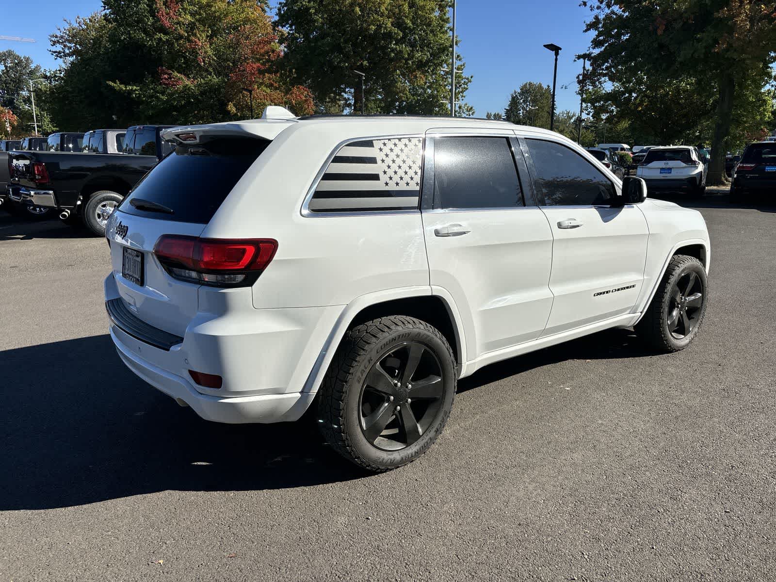 Thumbnail: 2015 Jeep Grand Cherokee - 4