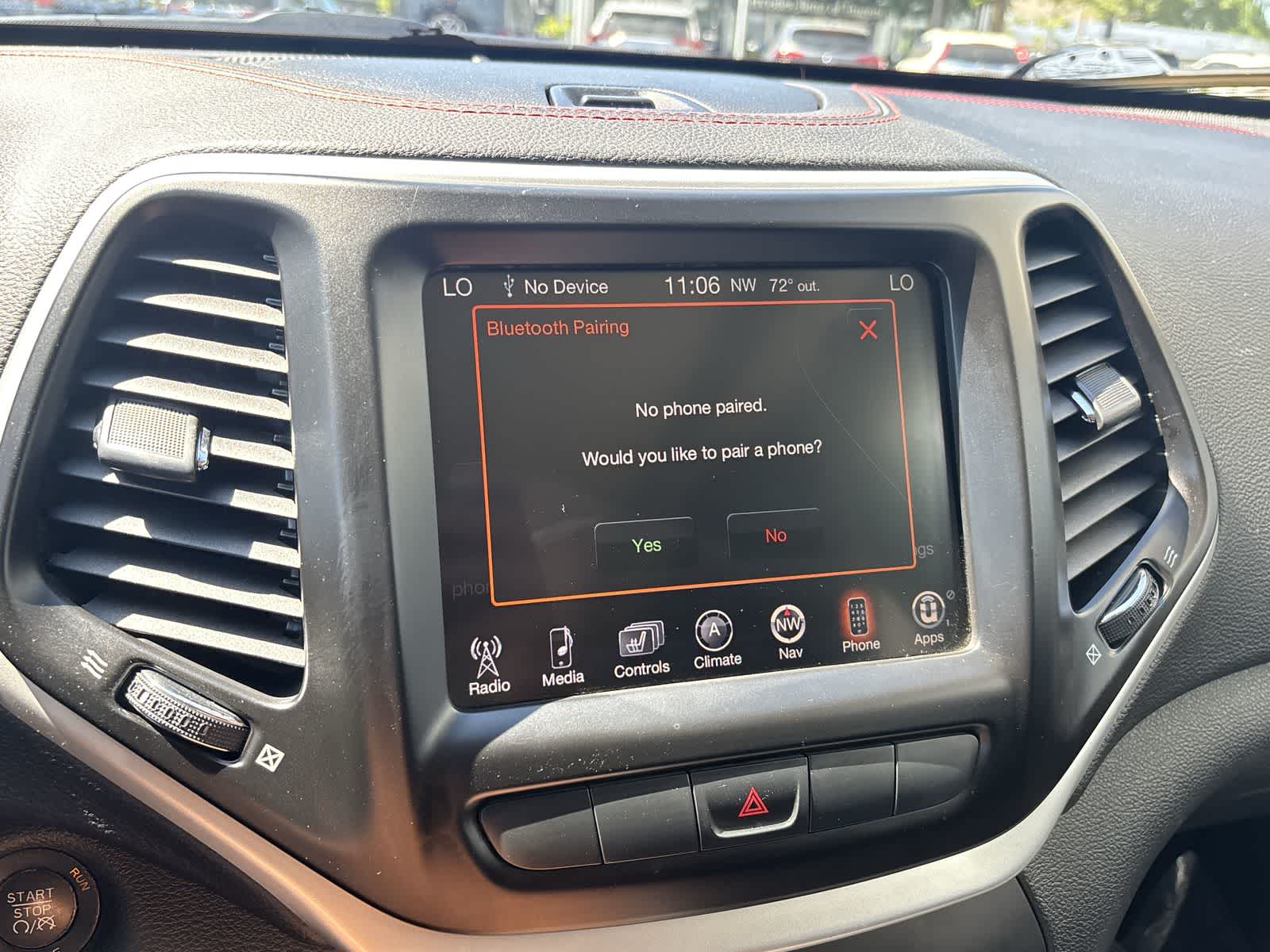 Thumbnail: 2014 Jeep Cherokee - 22